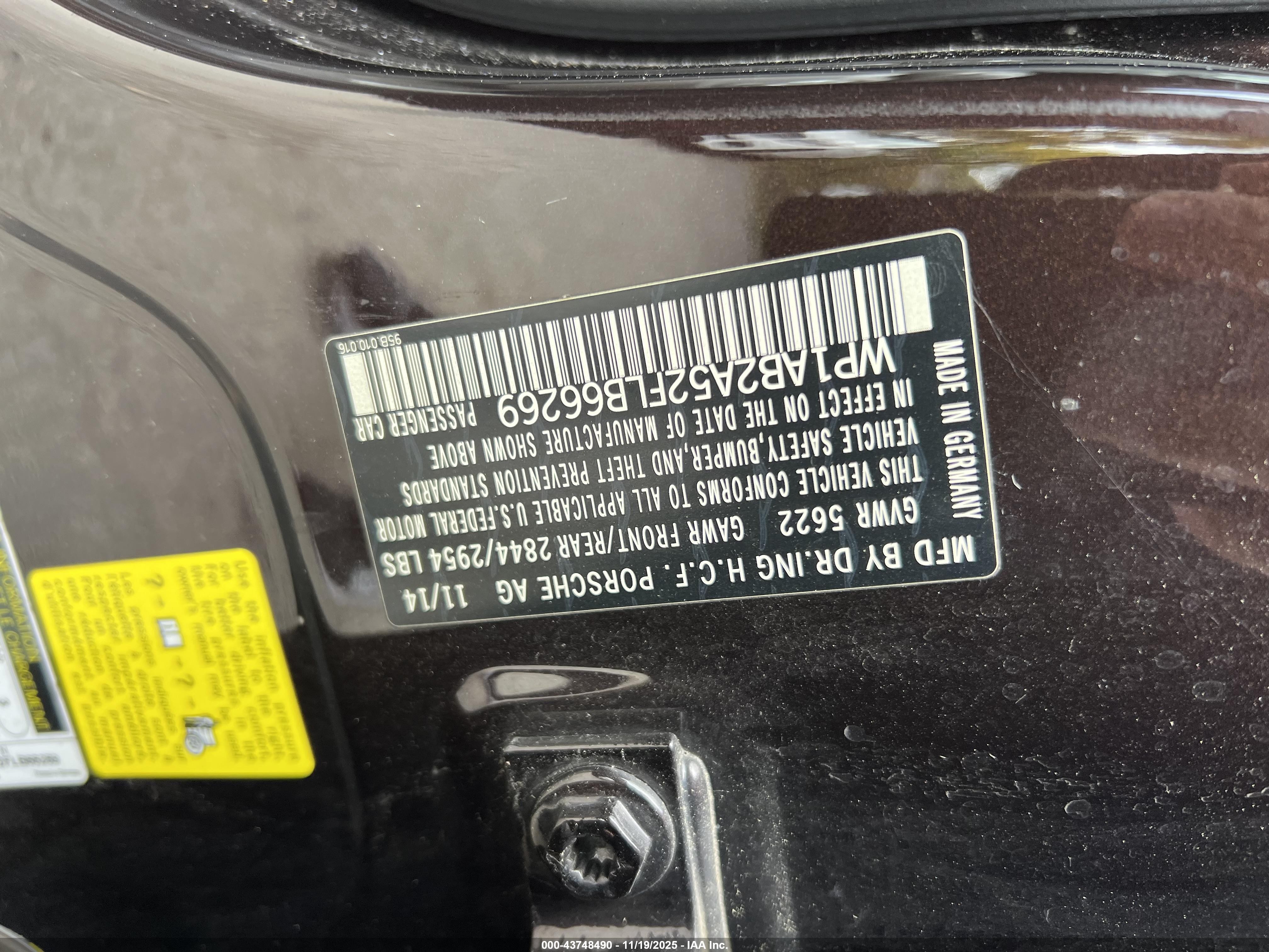 2015 Porsche Macan VIN WP1AB2A52FLB66269 IAAI salvage auction — Normal Wear, Clear (New Jersey), sold $7,450 on 2025-12-17 (photo 8)