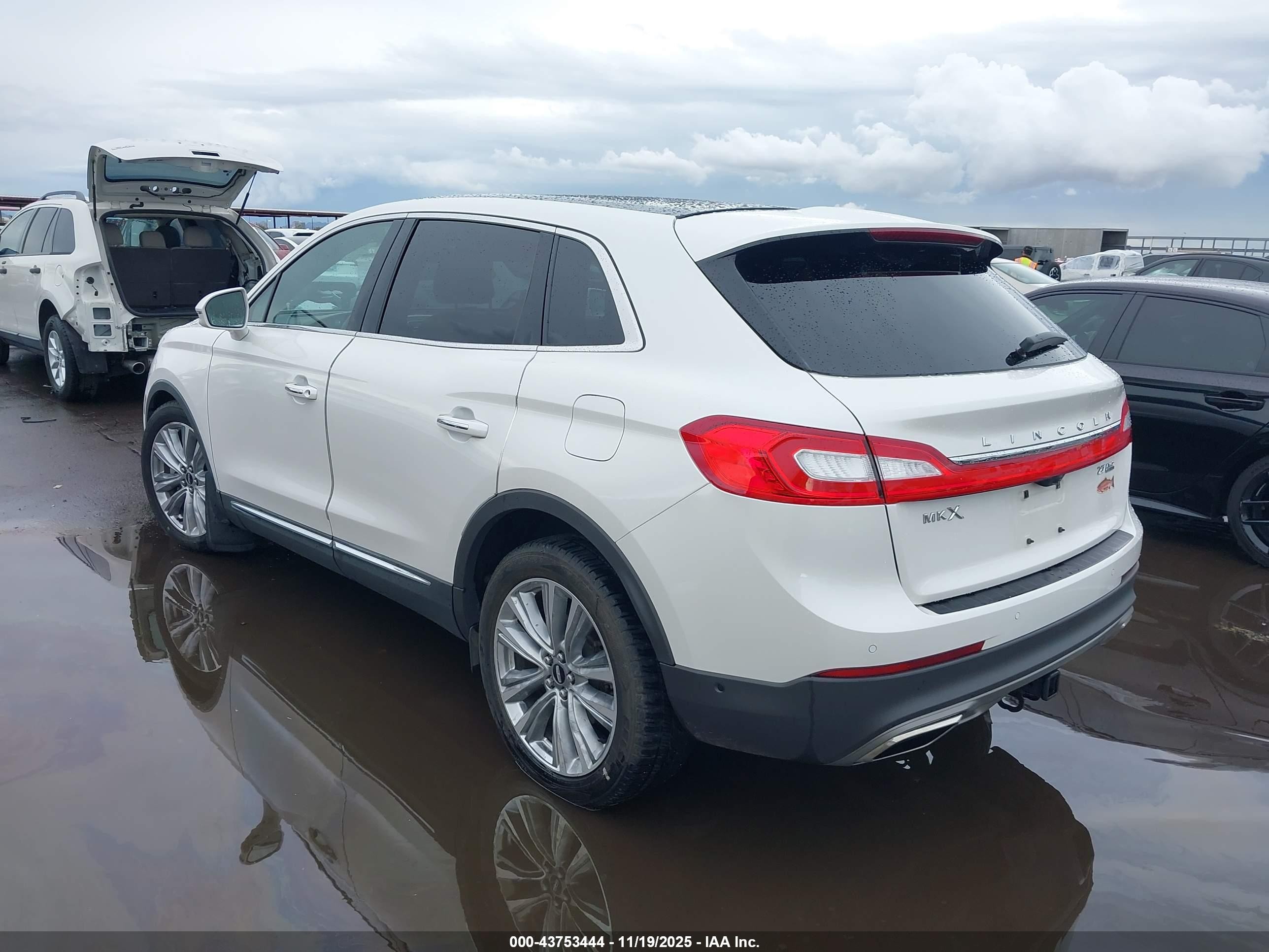 2016 Lincoln Mkx VIN 2LMTJ8LP3GBL22268 IAAI salvage auction — Unknown, Salvage (Arizona), sold $2,750 on 2026-09-10 (photo 3)