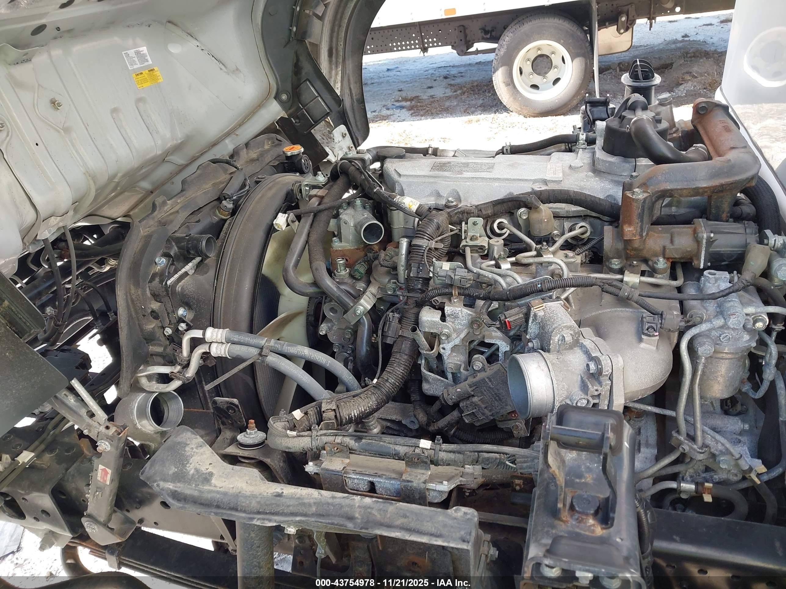 2023 Isuzu NPR VIN JALC4W164P7K03528 IAAI salvage auction — Engine Damage, Clear (Maryland), sold $9,150 on 2026-01-07 (photo 9)