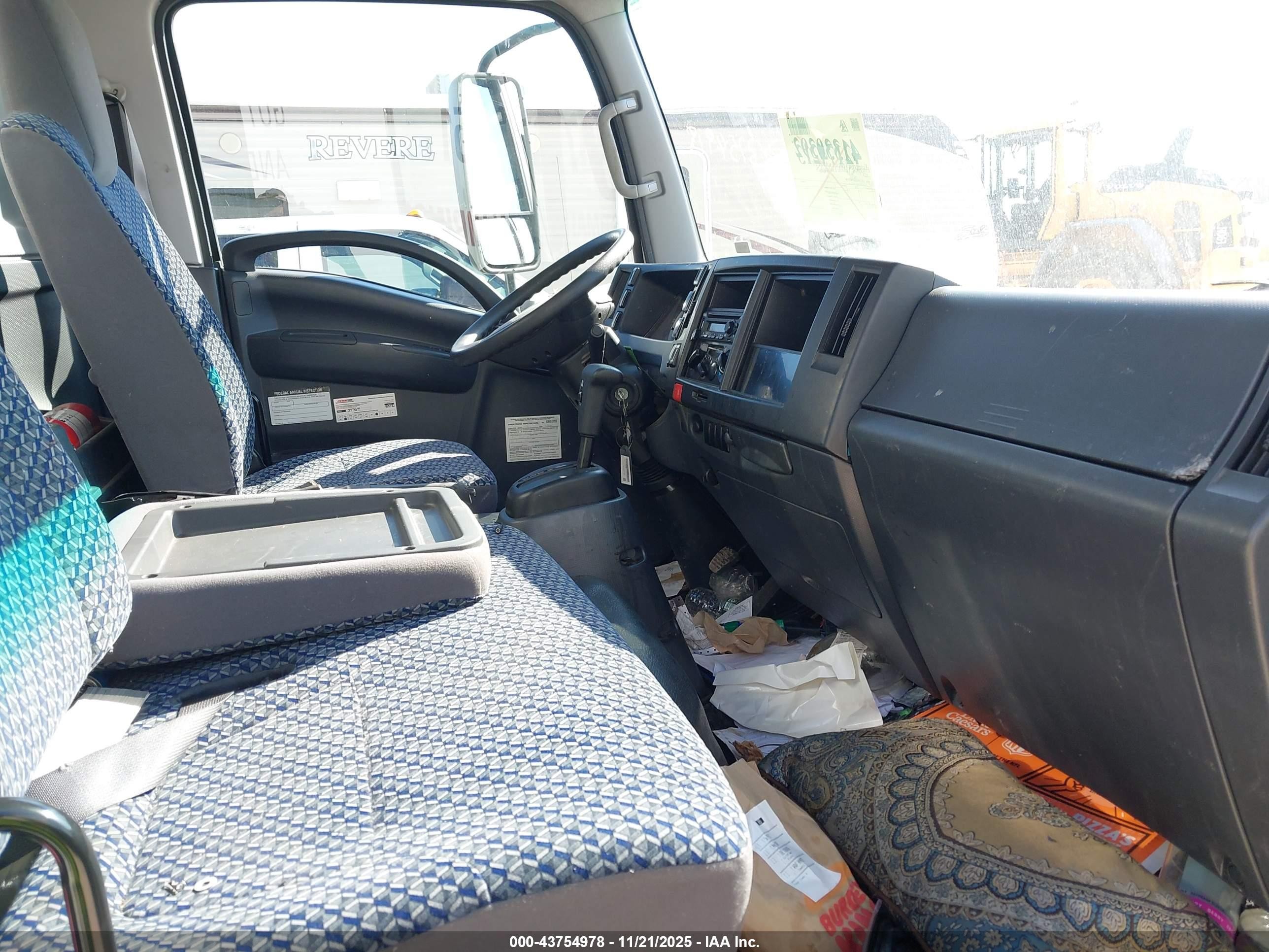 2023 Isuzu NPR VIN JALC4W164P7K03528 IAAI salvage auction — Engine Damage, Clear (Maryland), sold $9,150 on 2026-01-07 (photo 6)