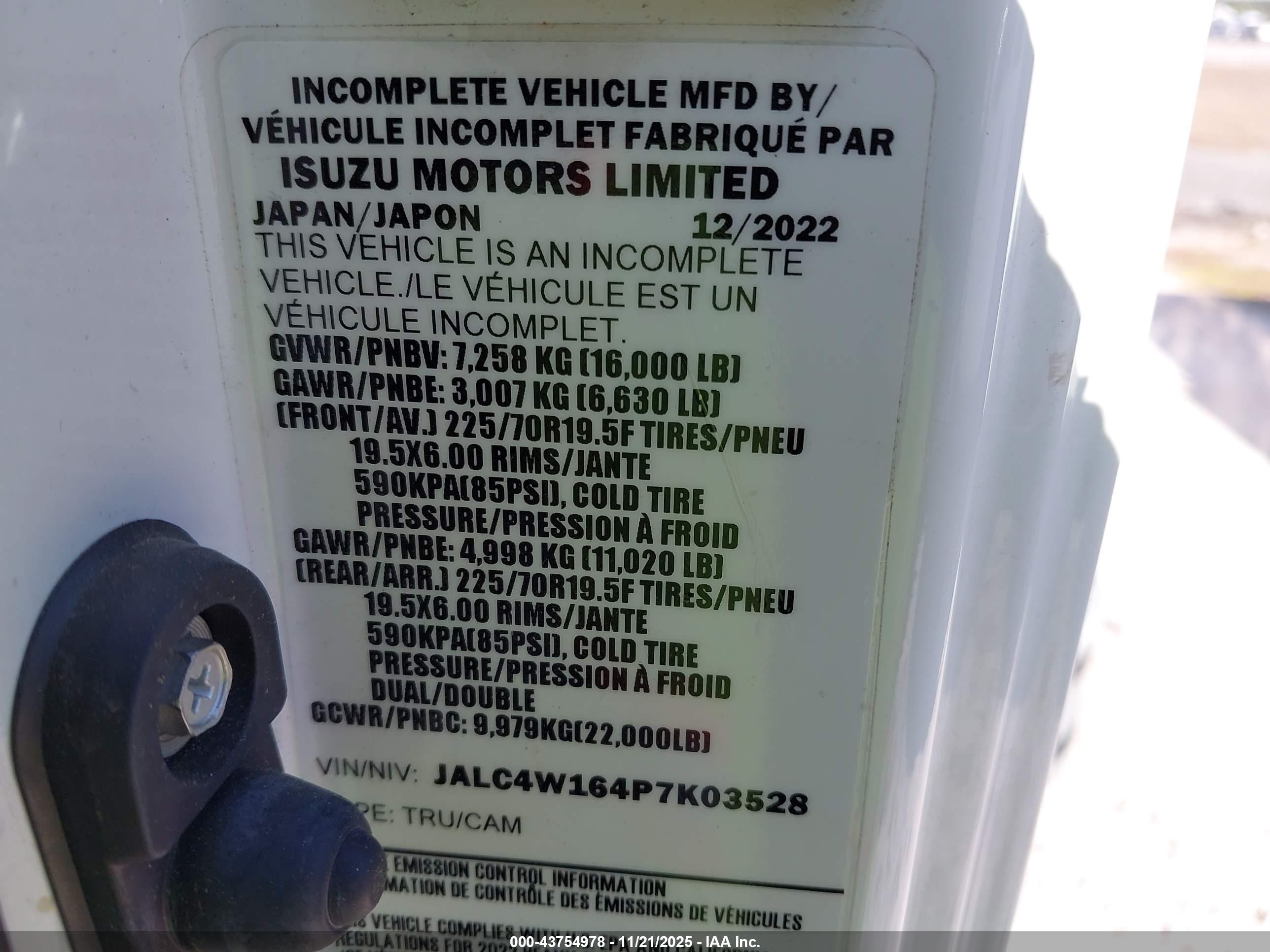 2023 Isuzu NPR VIN JALC4W164P7K03528 IAAI salvage auction — Engine Damage, Clear (Maryland), sold $9,150 on 2026-01-07 (photo 8)