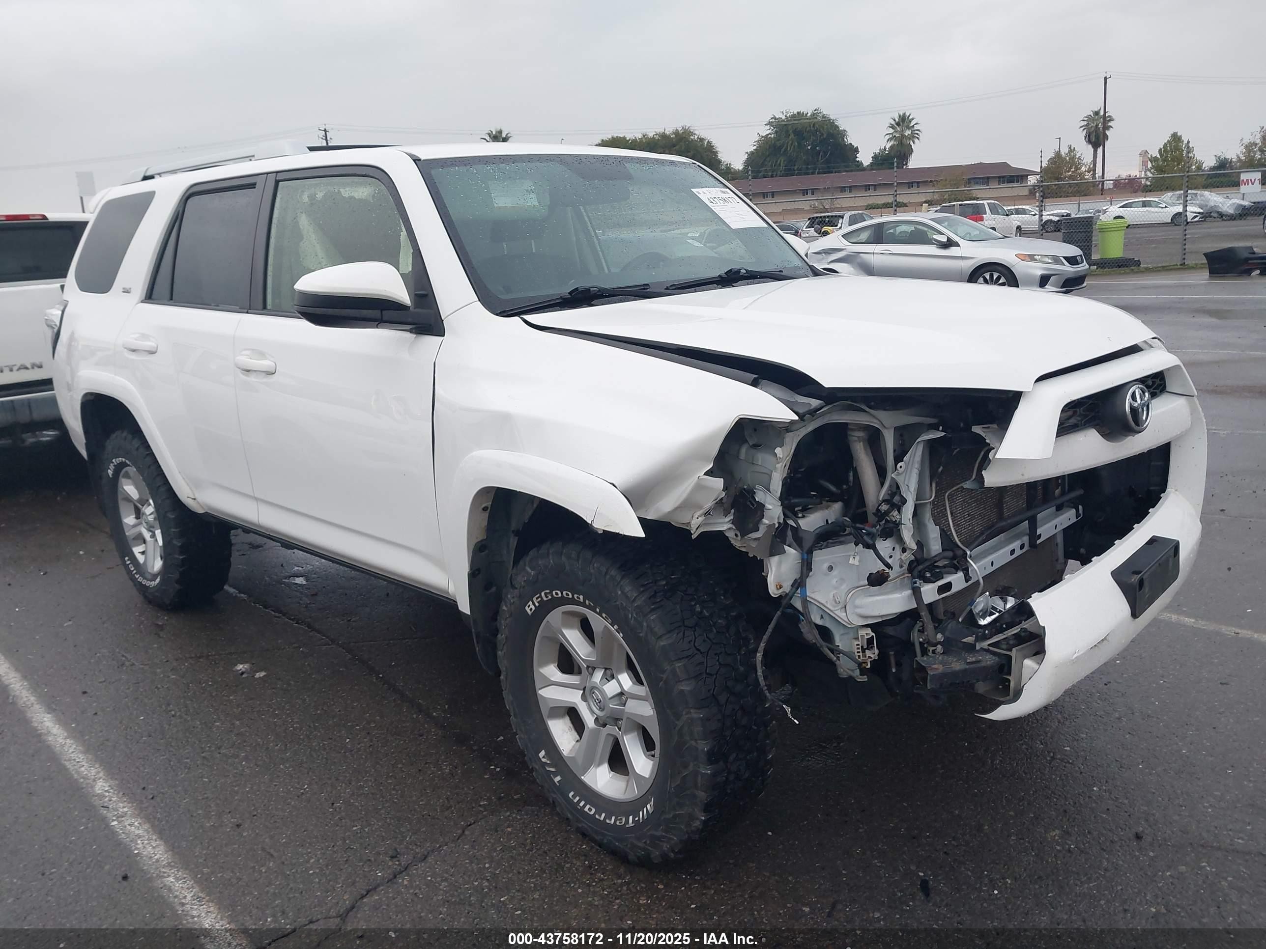 2017 Toyota 4Runner VIN JTEBU5JR7H5447488 — IAAI salvage auction photo