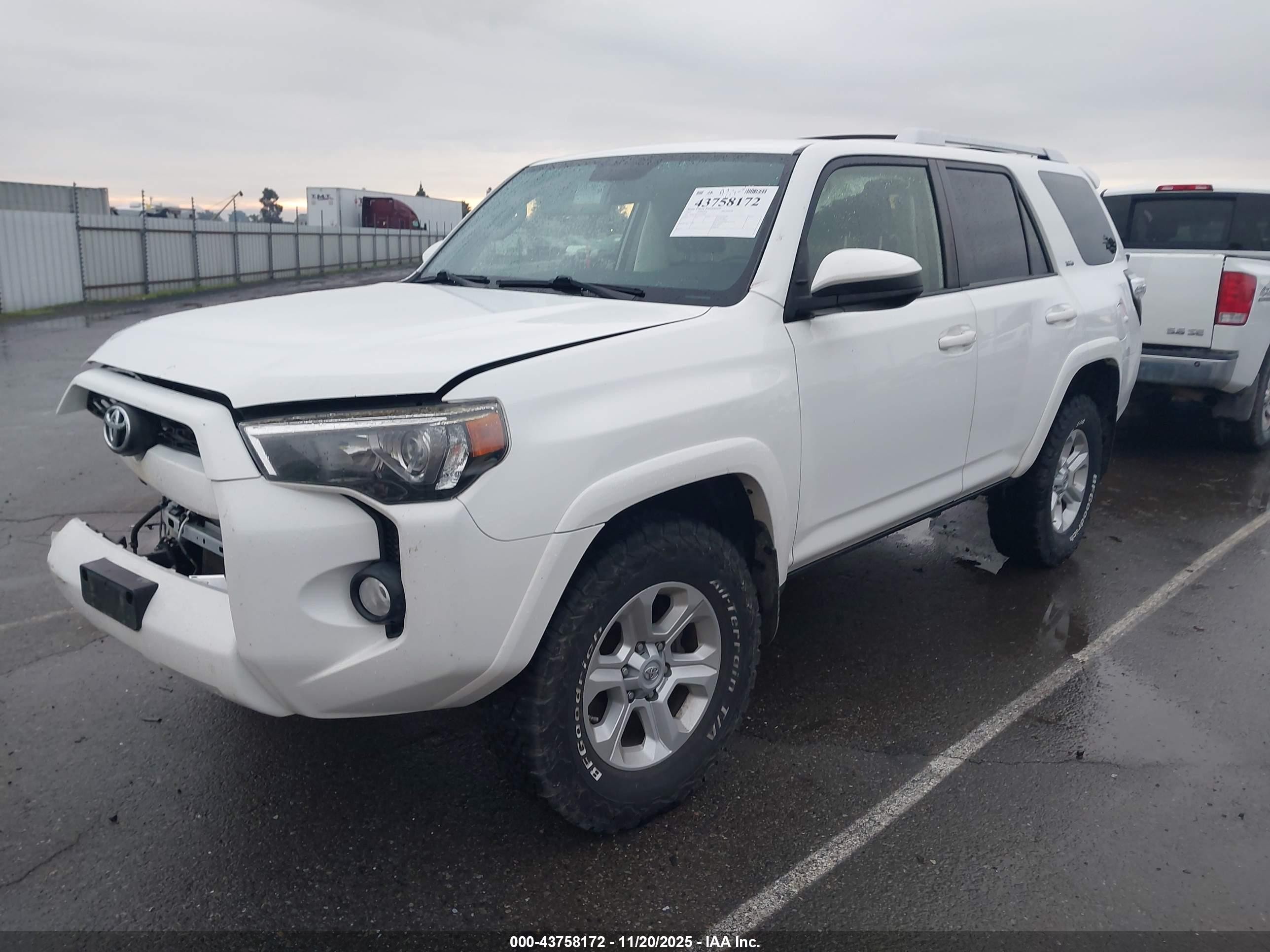 2017 Toyota 4Runner VIN JTEBU5JR7H5447488 IAAI salvage auction — Front End, Salvage (California), sold $8,450 on 2026-07-07 (photo 2)