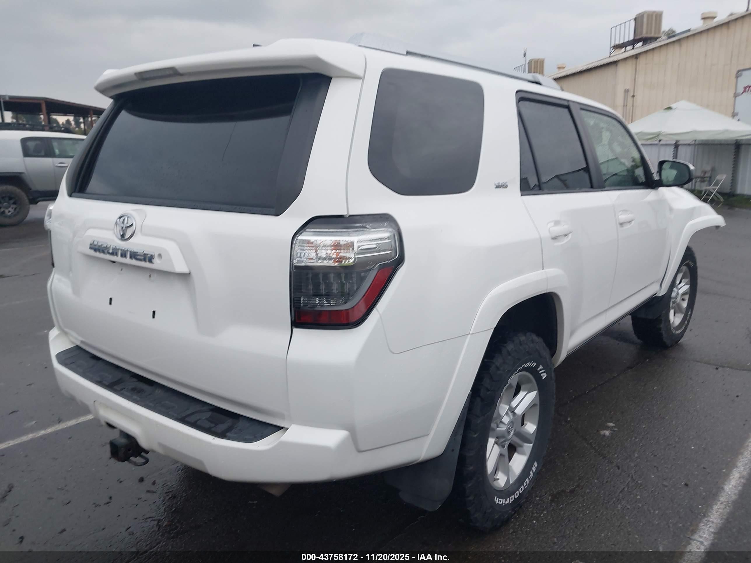 2017 Toyota 4Runner VIN JTEBU5JR7H5447488 IAAI salvage auction — Front End, Salvage (California), sold $8,450 on 2026-07-07 (photo 4)