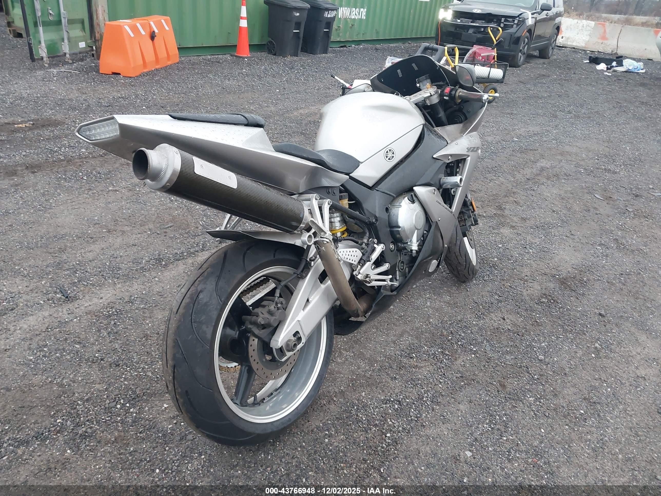 2002 Yamaha YZFR1 VIN JYARN10E52A005665 IAAI salvage auction — Normal Wear, Clear (New York), sold $775 on 2025-12-09 (photo 4)