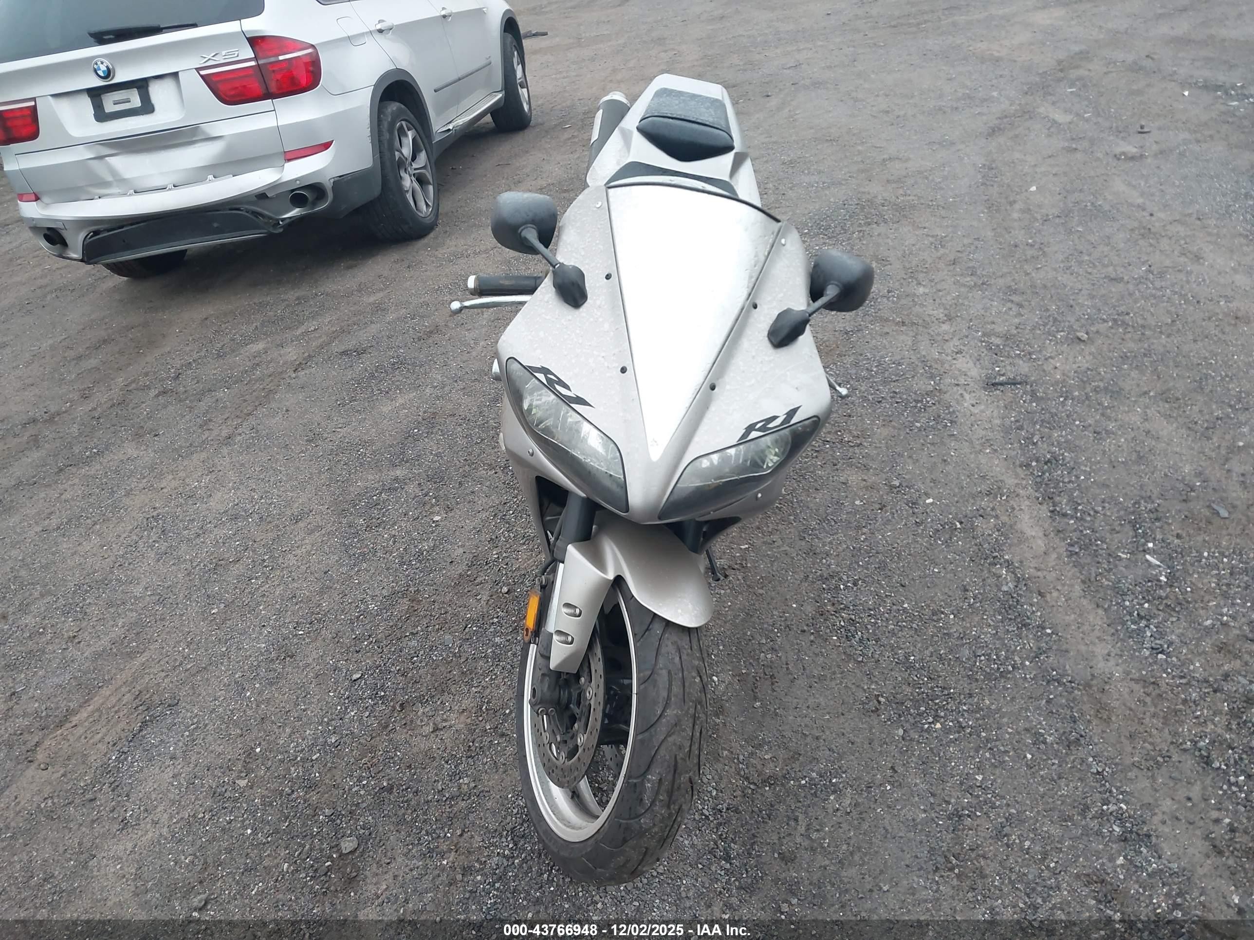 2002 Yamaha YZFR1 VIN JYARN10E52A005665 IAAI salvage auction — Normal Wear, Clear (New York), sold $775 on 2025-12-09 (photo 5)
