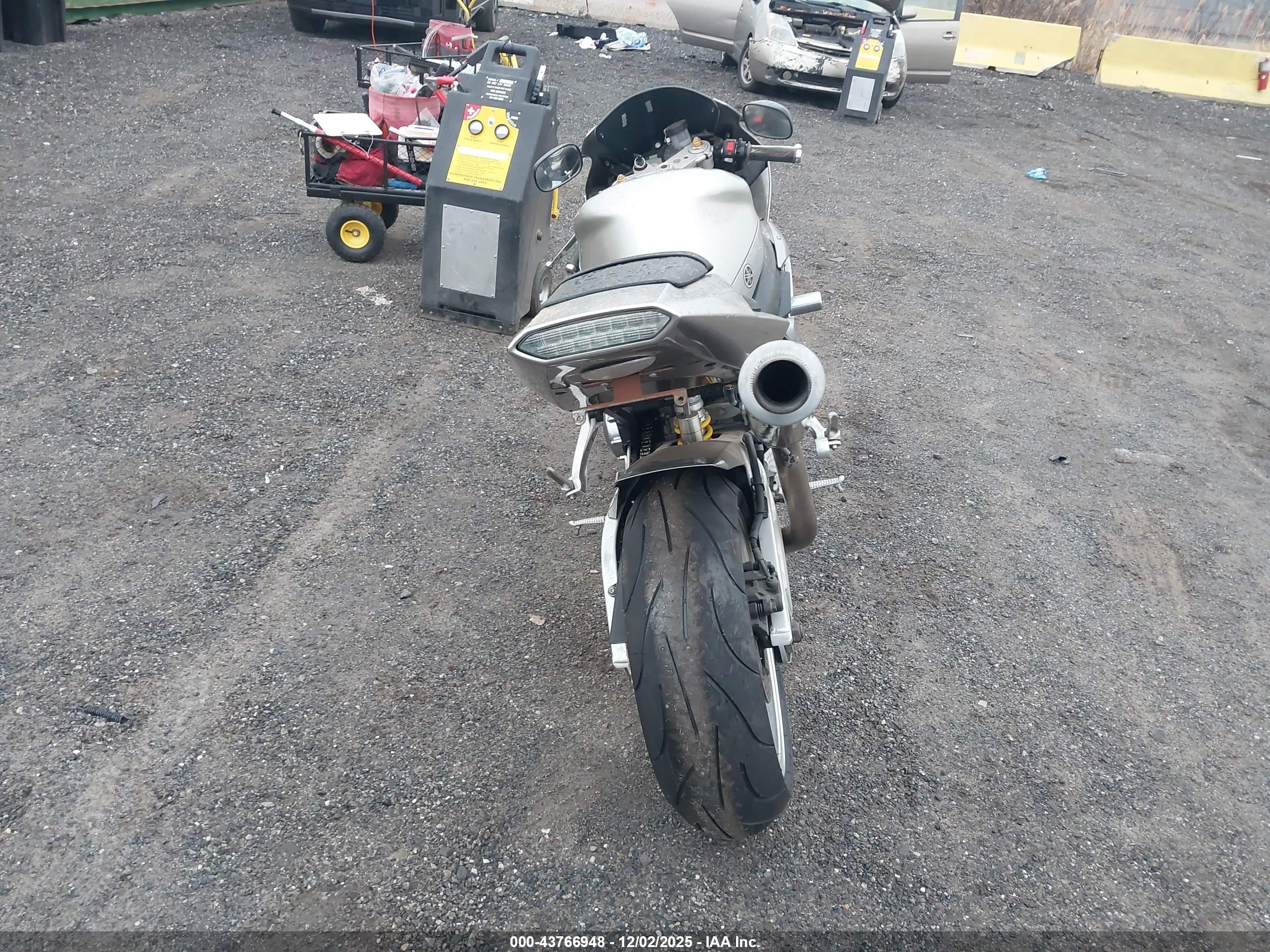 2002 Yamaha YZFR1 VIN JYARN10E52A005665 IAAI salvage auction — Normal Wear, Clear (New York), sold $775 on 2025-12-09 (photo 6)