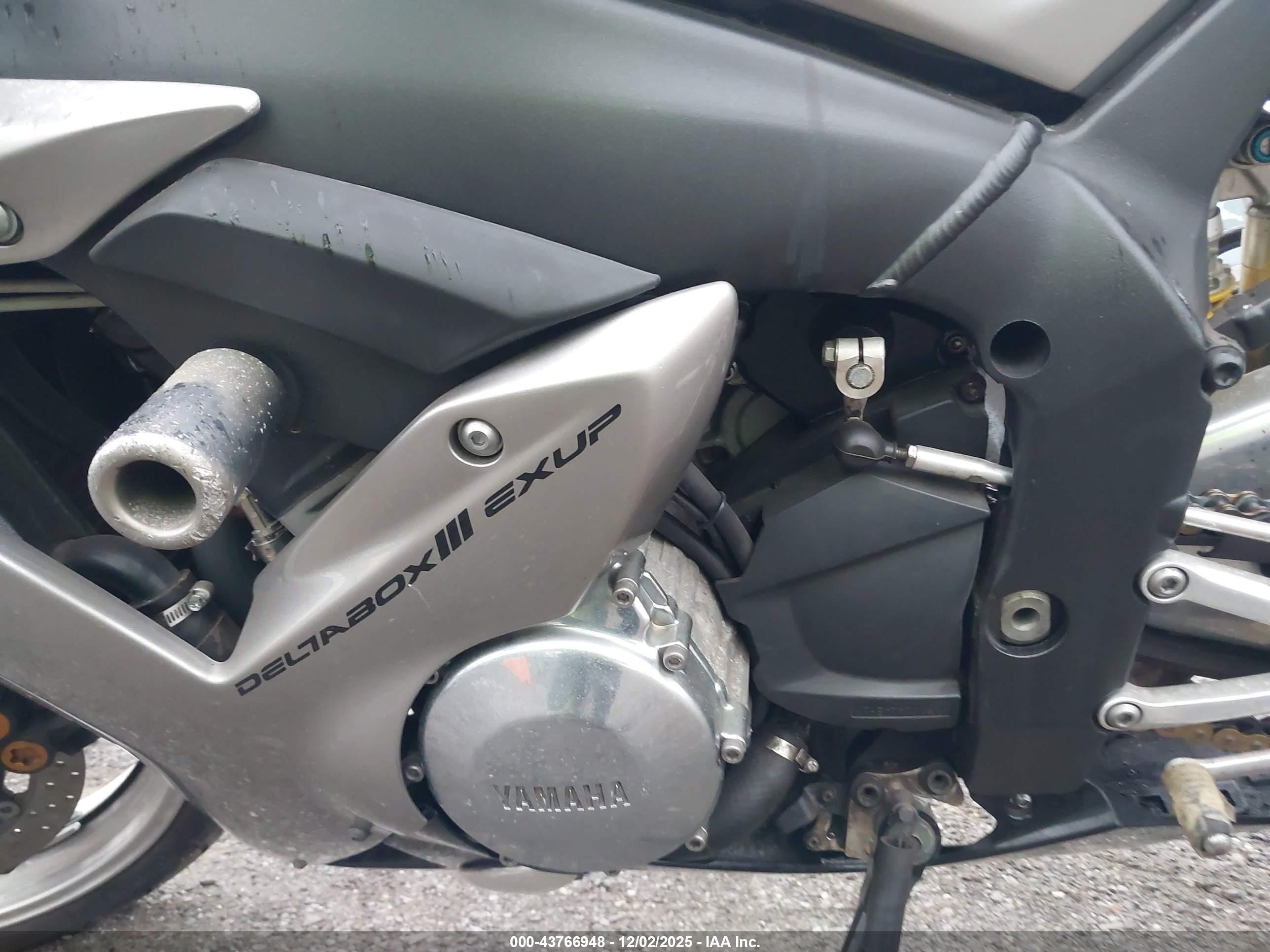 2002 Yamaha YZFR1 VIN JYARN10E52A005665 IAAI salvage auction — Normal Wear, Clear (New York), sold $775 on 2025-12-09 (photo 9)