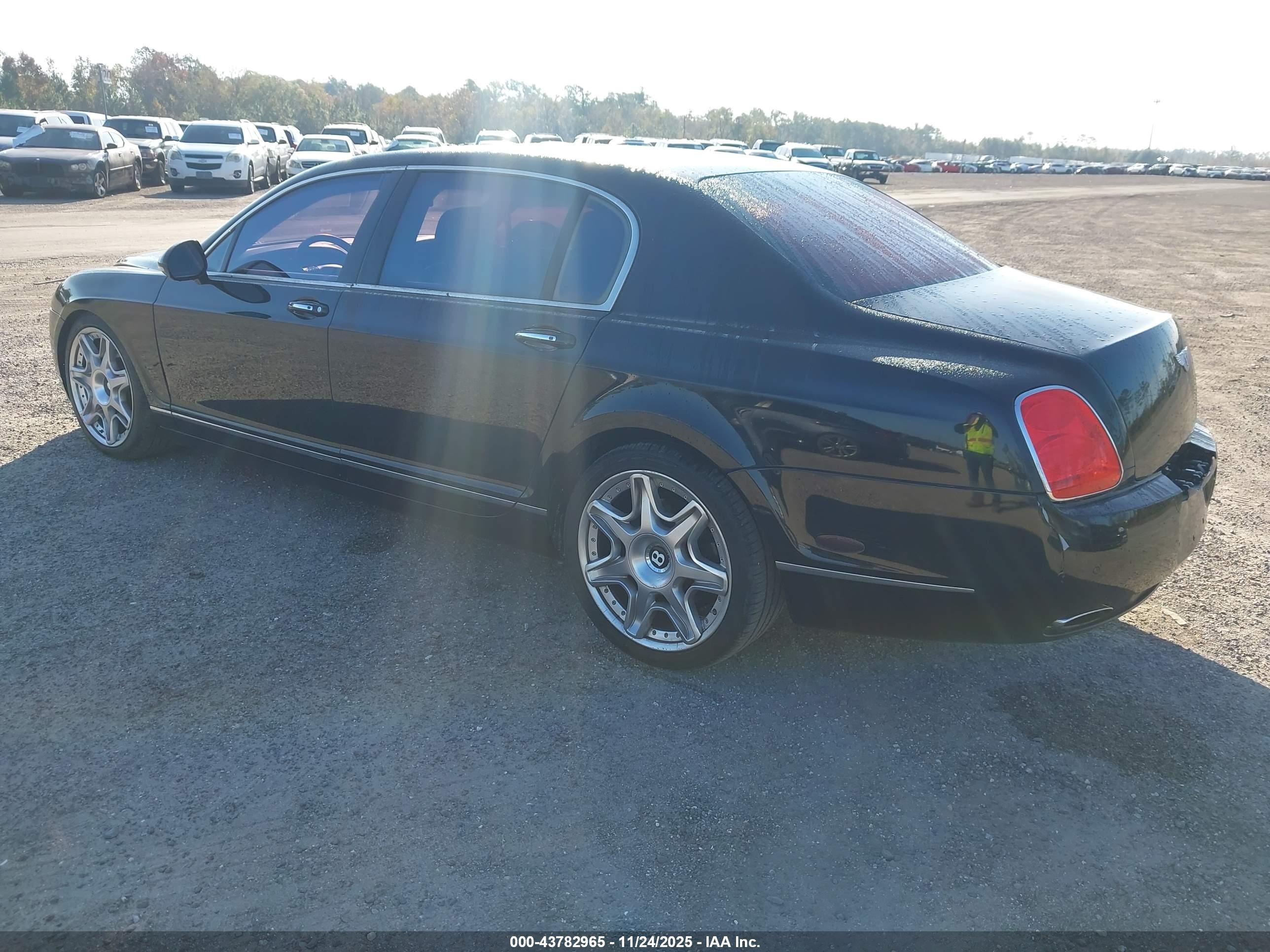 2010 Bentley Continental flying spur VIN SCBBR9ZAXAC063088 IAAI salvage auction — Rear End, Clear (Florida), sold $10,250 on 2025-12-02 (photo 3)
