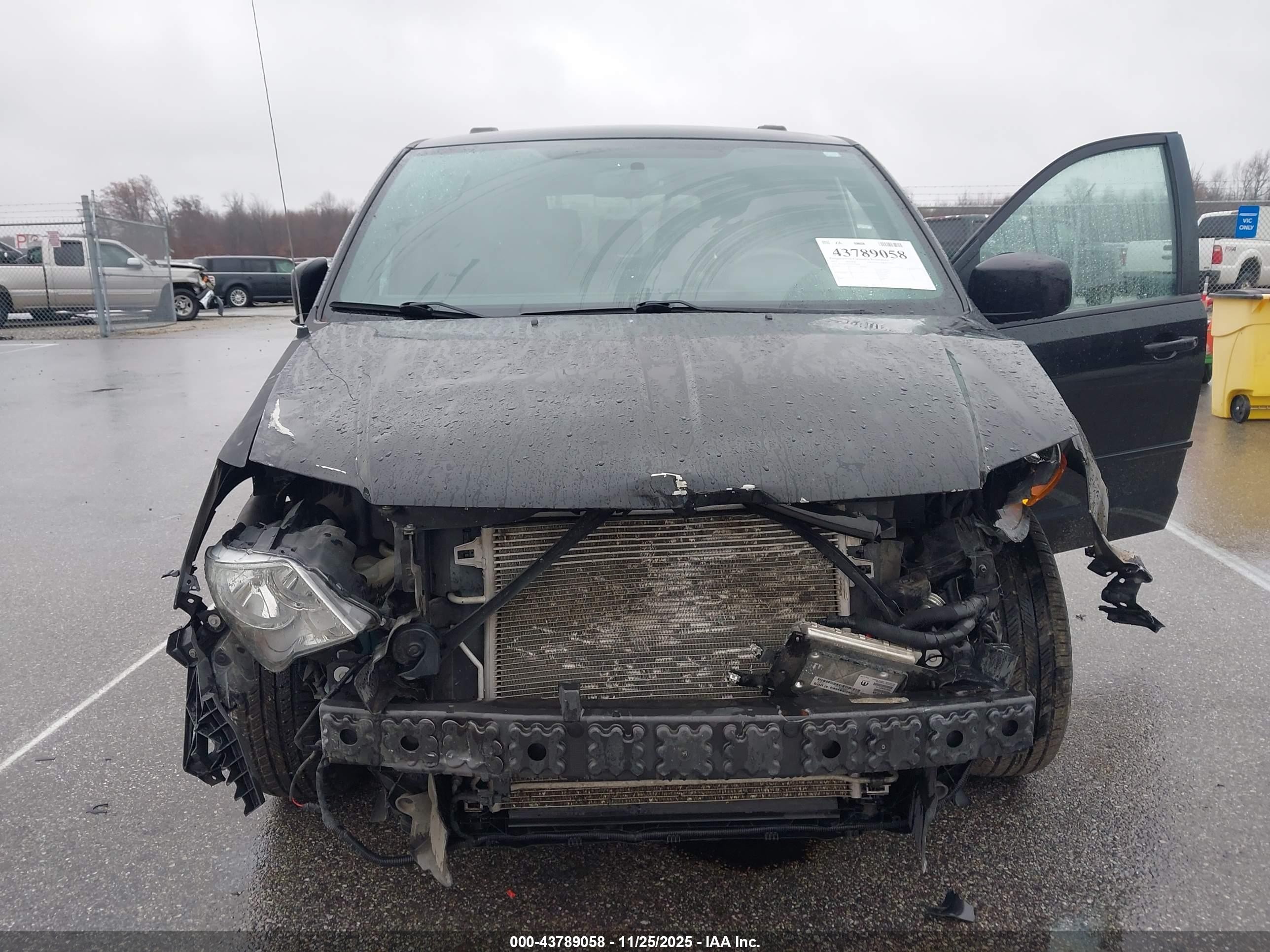 2017 Dodge Caravan VIN 2C4RDGEG7HR674738 IAAI salvage auction — Front End, Salvage (Indiana), sold $375 on 2026-09-03 (photo 6)