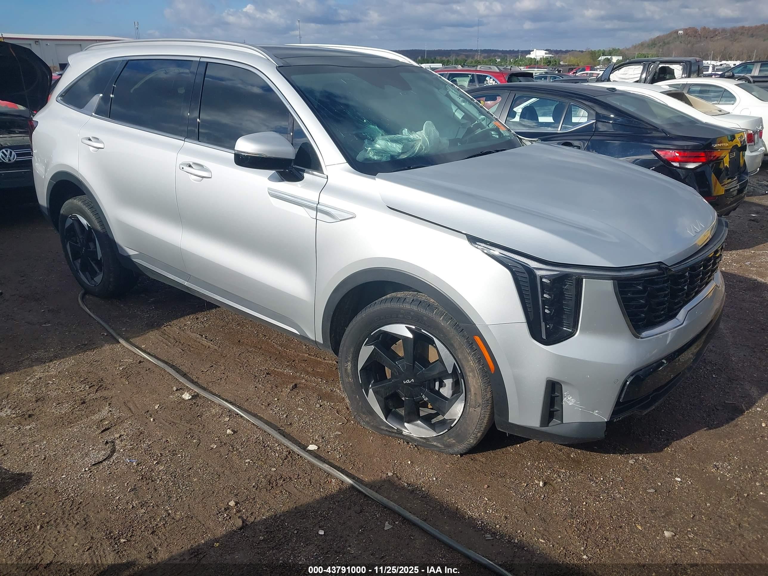 2025 Kia Sorento Hybrid VIN KNDRHDJG2S5312443 — IAAI salvage auction photo