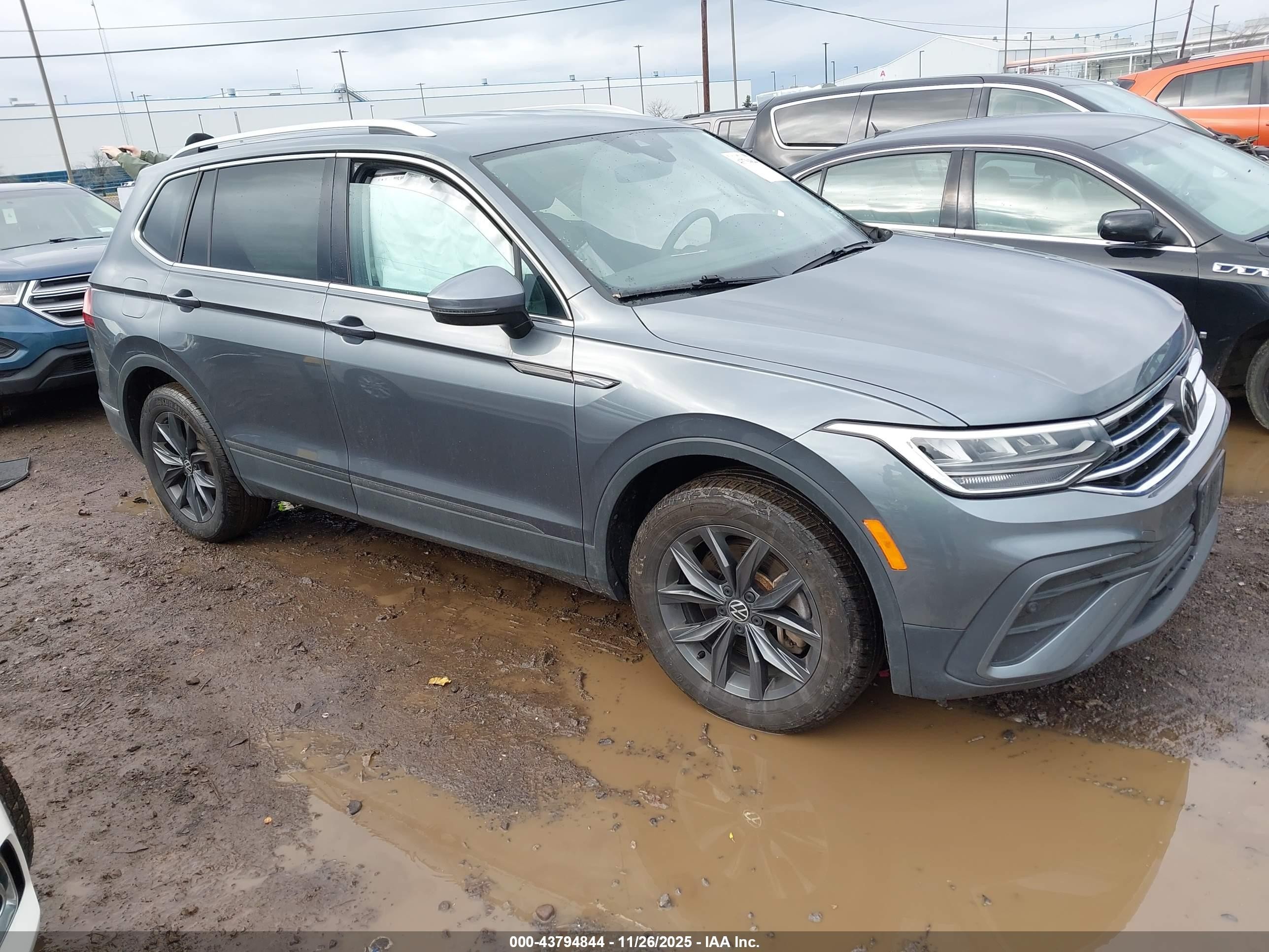 2024 Volkswagen Tiguan VIN 3VV2B7AX8RM019883 IAAI salvage auction — Side, Mv-907A (New York), sold $11,200 on 2026-09-09 (photo 1)