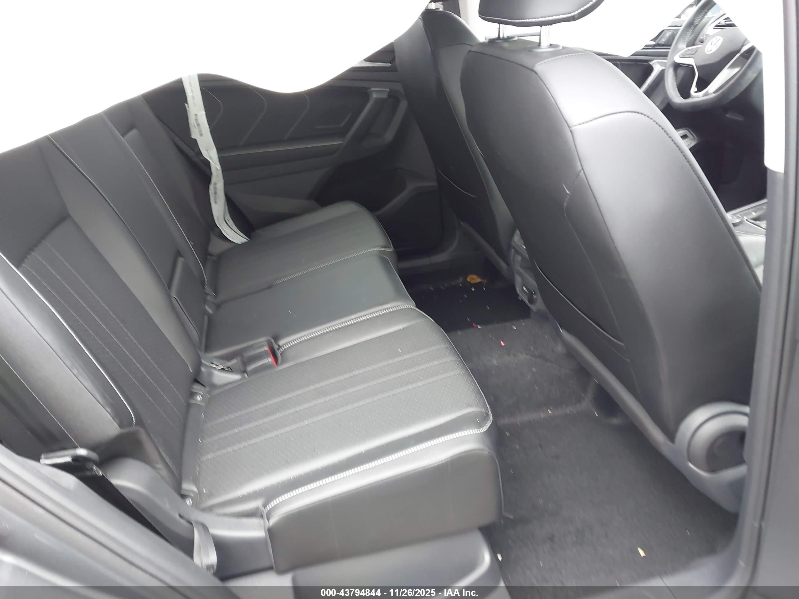 2024 Volkswagen Tiguan VIN 3VV2B7AX8RM019883 IAAI salvage auction — Side, Mv-907A (New York), sold $11,200 on 2026-09-09 (photo 8)