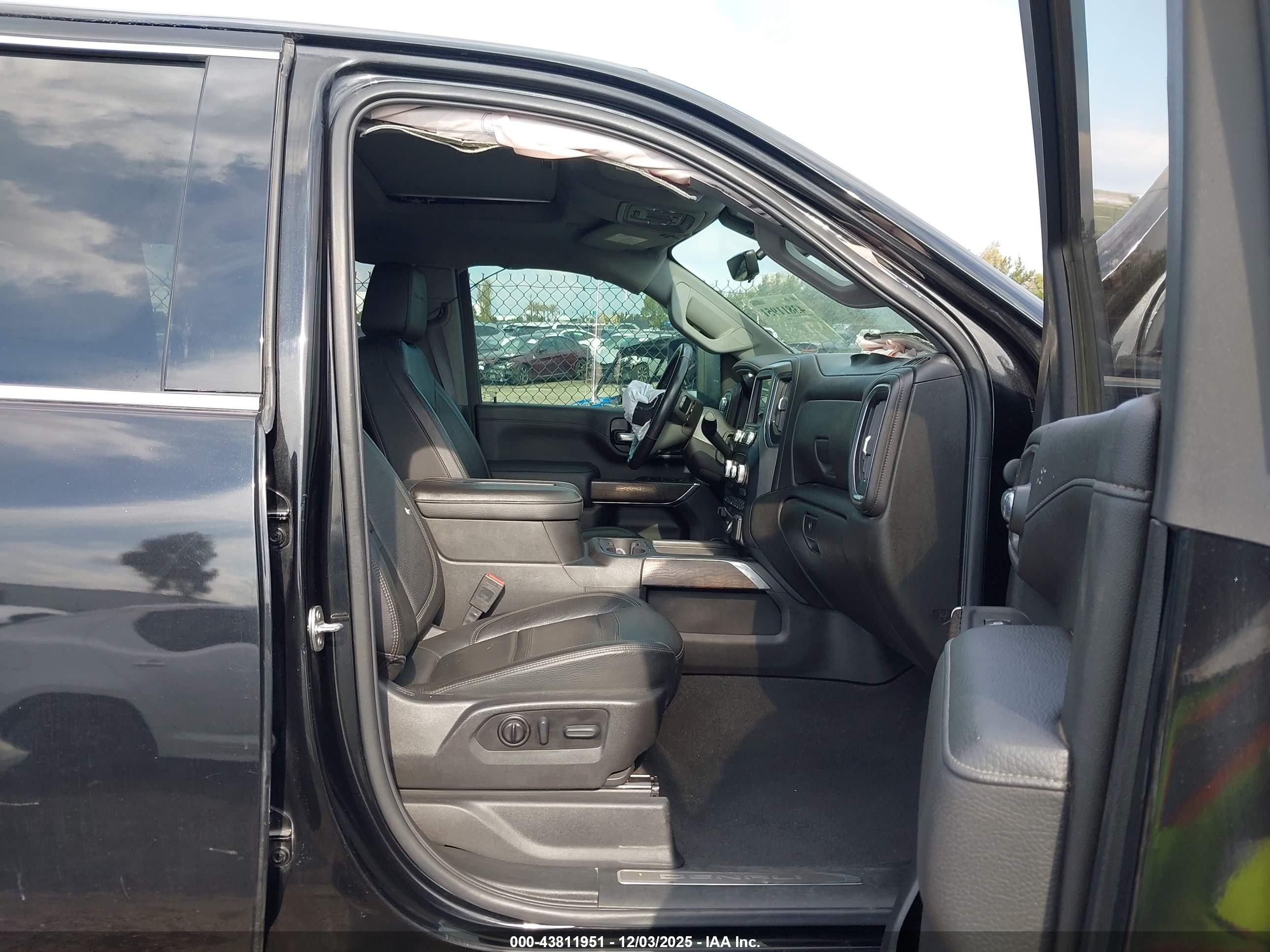2022 Gmc SIERRA VIN 1GT49RE79NF161453 IAAI salvage auction — Front & Rear, Salvage (California), sold $16,800 on 2025-12-29 (photo 5)