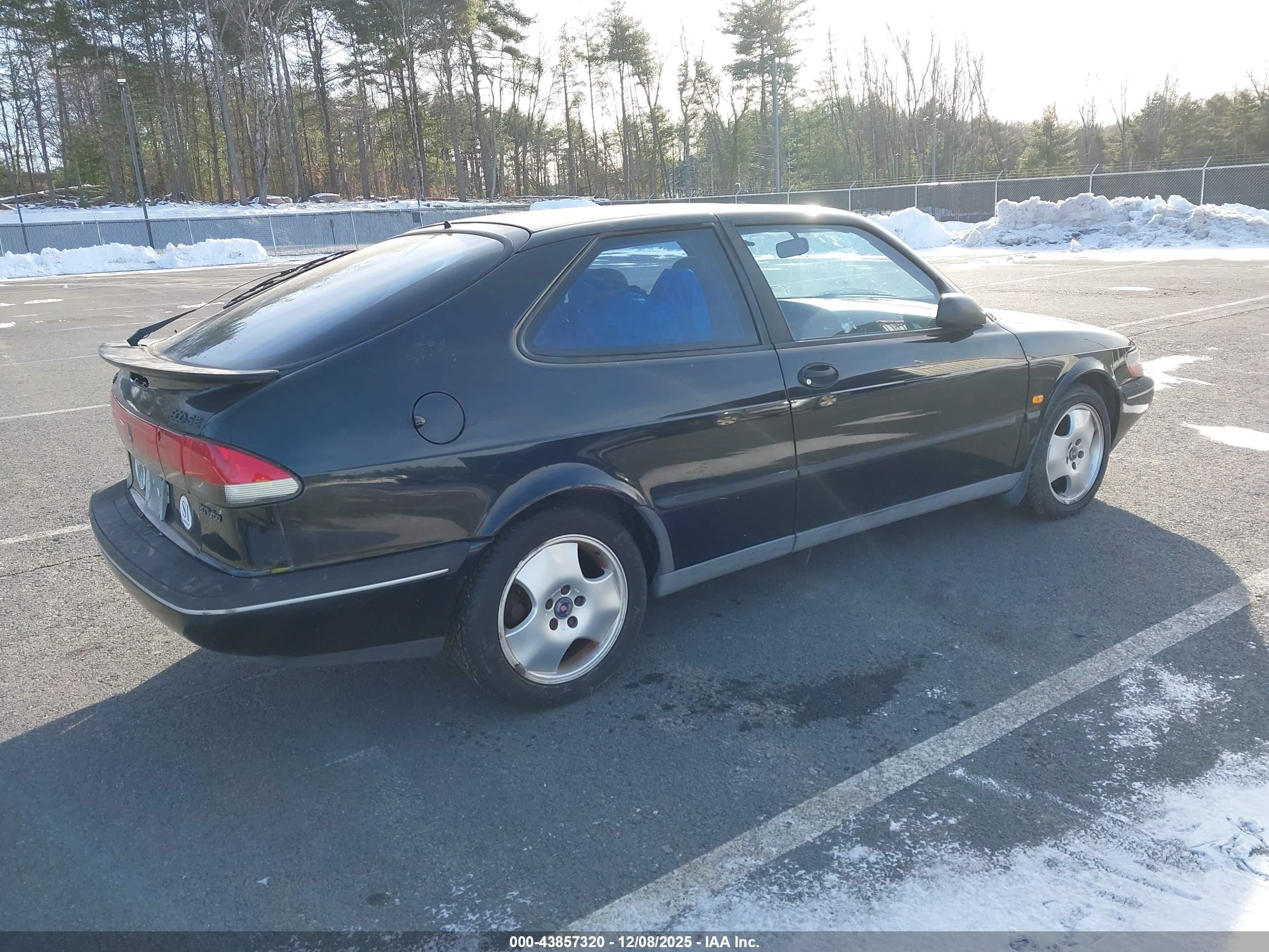 1997 Saab 900 VIN YS3DF35N0V2037432 IAAI salvage auction — Normal Wear, Salvage (Idaho), sold $475 on 2026-04-23 (photo 4)