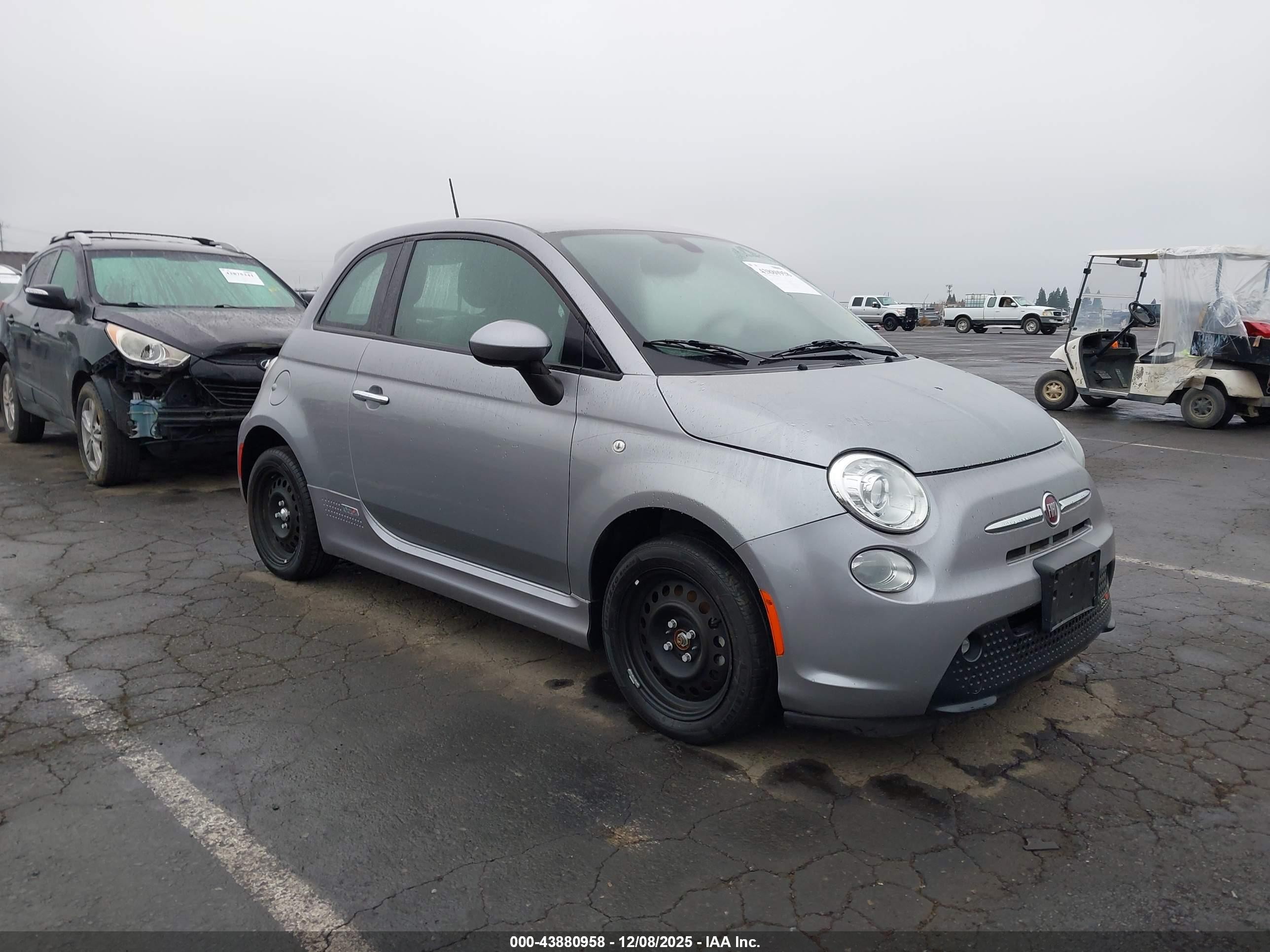 2017 Fiat 500 VIN 3C3CFFGE2HT586106 IAAI salvage auction — Side, Salvage (California), sold $975 on 2026-01-07 (photo 1)