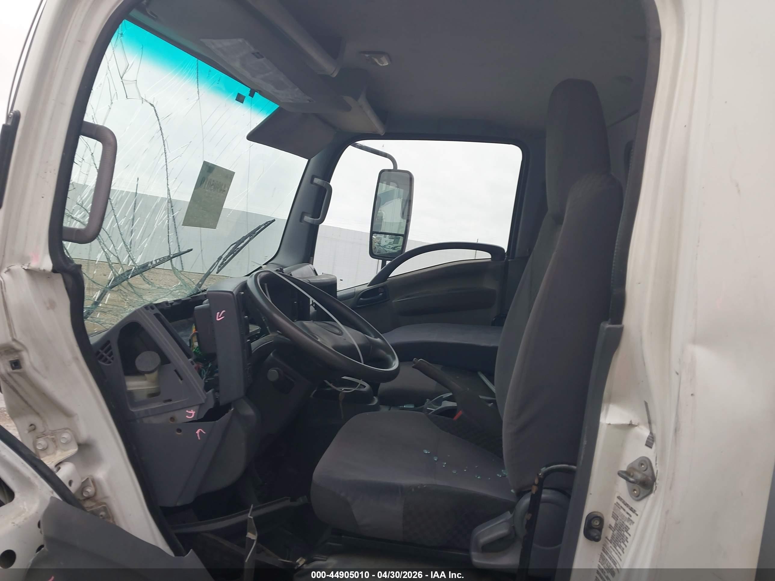 2015 Isuzu NPR VIN JALC4W164F7002260 IAAI salvage auction — Front End, Salvage (Texas), sold $1,050 on 2026-05-20 (photo 6)