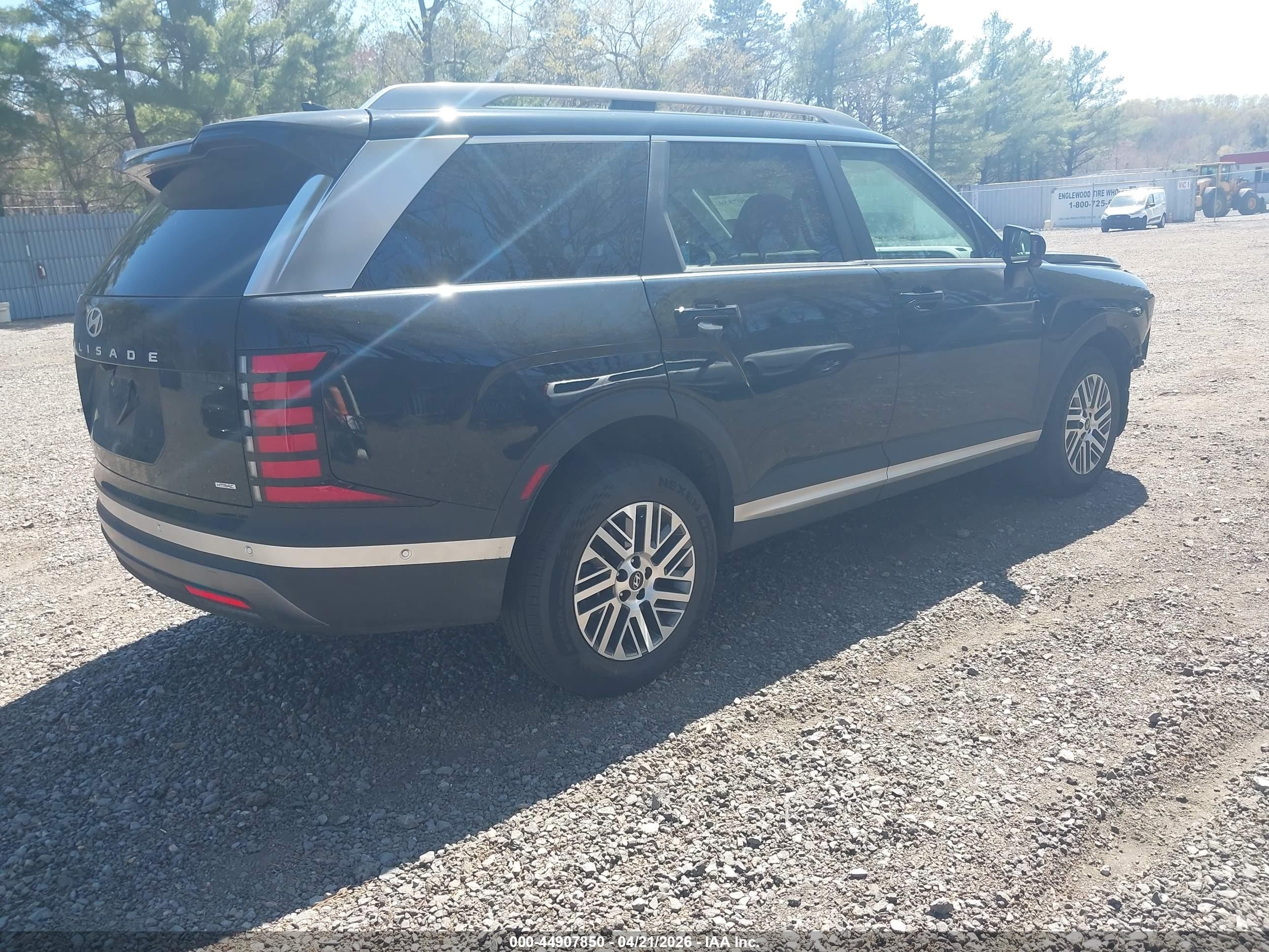 2026 Hyundai Palisade VIN KM8RNES26TU074195 IAAI salvage auction — Front & Rear, Salvage (New Jersey), sold $17,100 on 2026-08-30 (photo 4)