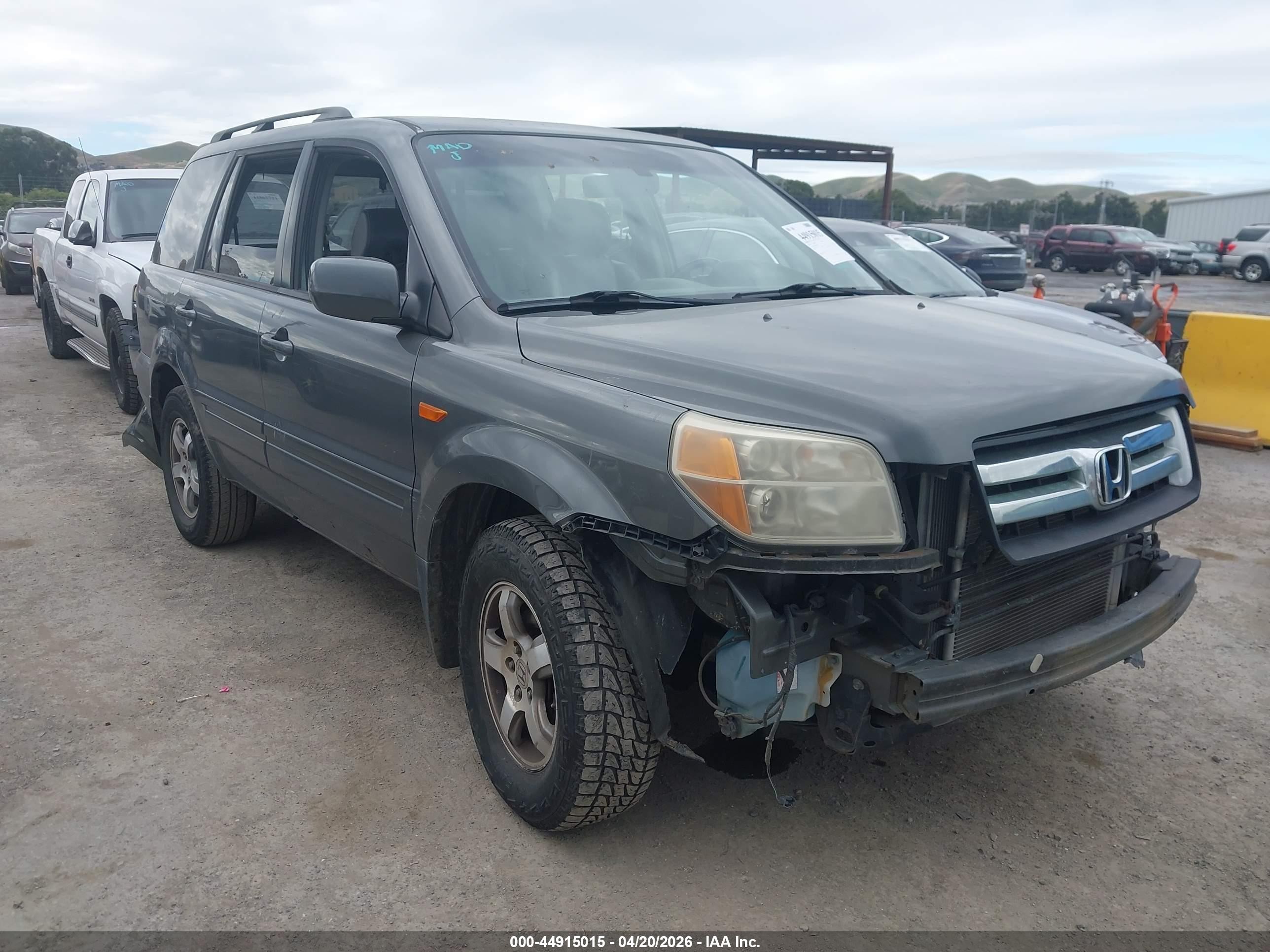 2008 Honda Pilot VIN 5FNYF28508B003104 IAAI salvage auction — Normal Wear, App For Dup Clear (California), sold $400 on 2026-07-09 (photo 1)