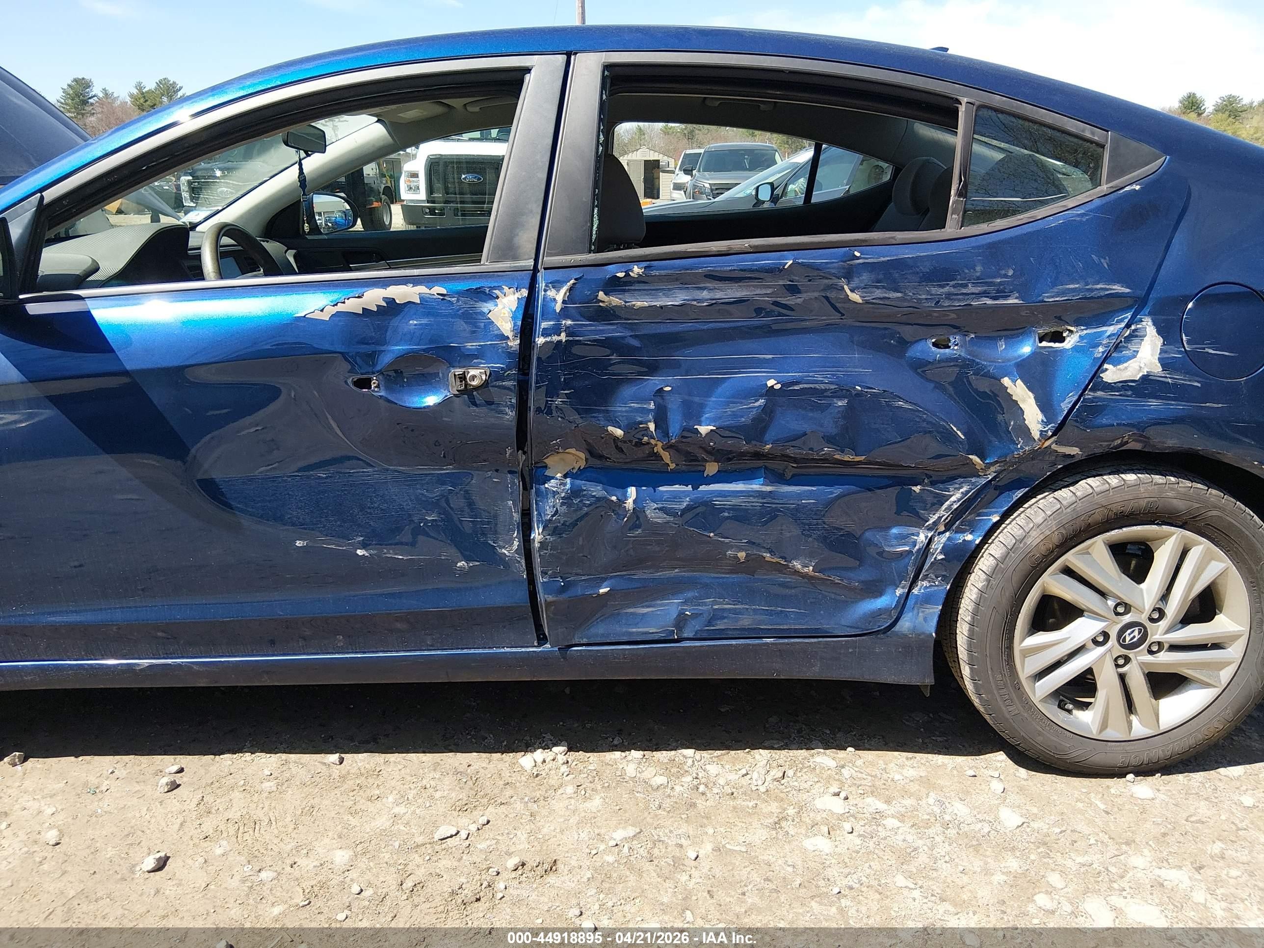2020 Hyundai Elantra VIN 5NPD84LF4LH572634 IAAI salvage auction — Side, Salvage (Massachusetts), sold $1,050 on 2026-09-09 (photo 6)