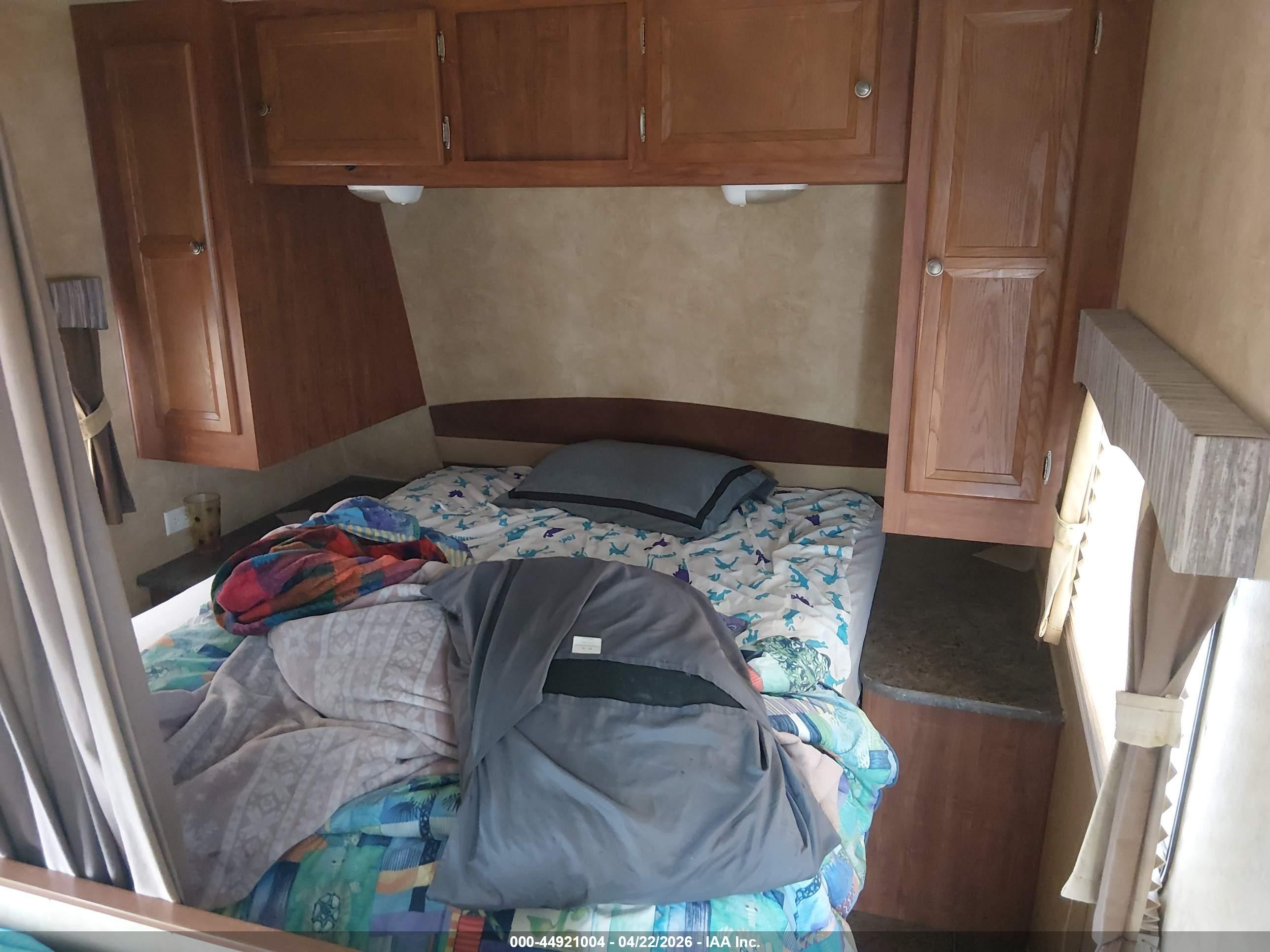 2012 Jayco Jay flight VIN 1UJBJ0BN3C77B0080 IAAI salvage auction — Theft, Salvage (California), sold $1,000 on 2026-09-16 (photo 5)