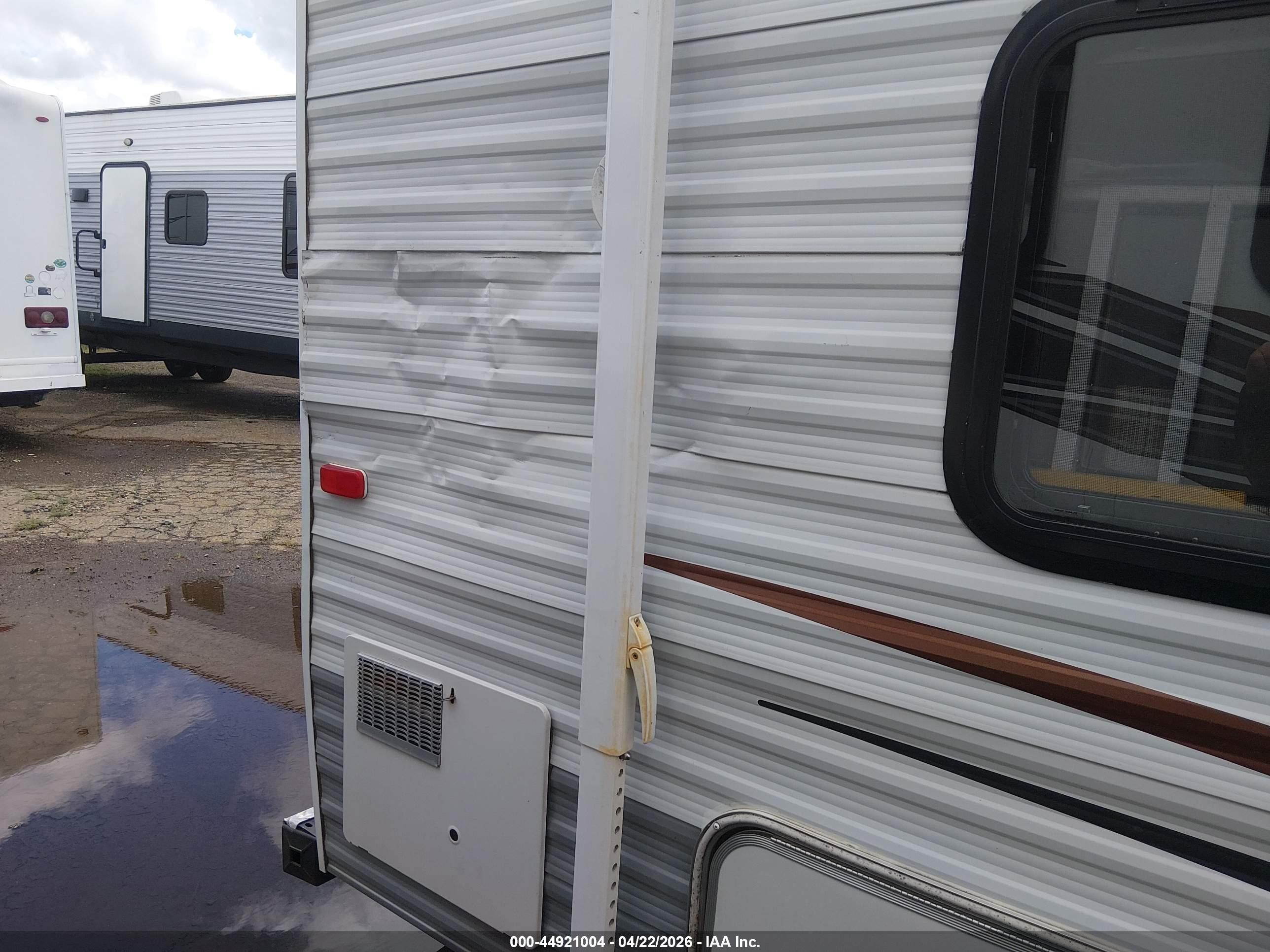 2012 Jayco Jay flight VIN 1UJBJ0BN3C77B0080 IAAI salvage auction — Theft, Salvage (California), sold $1,000 on 2026-09-16 (photo 6)