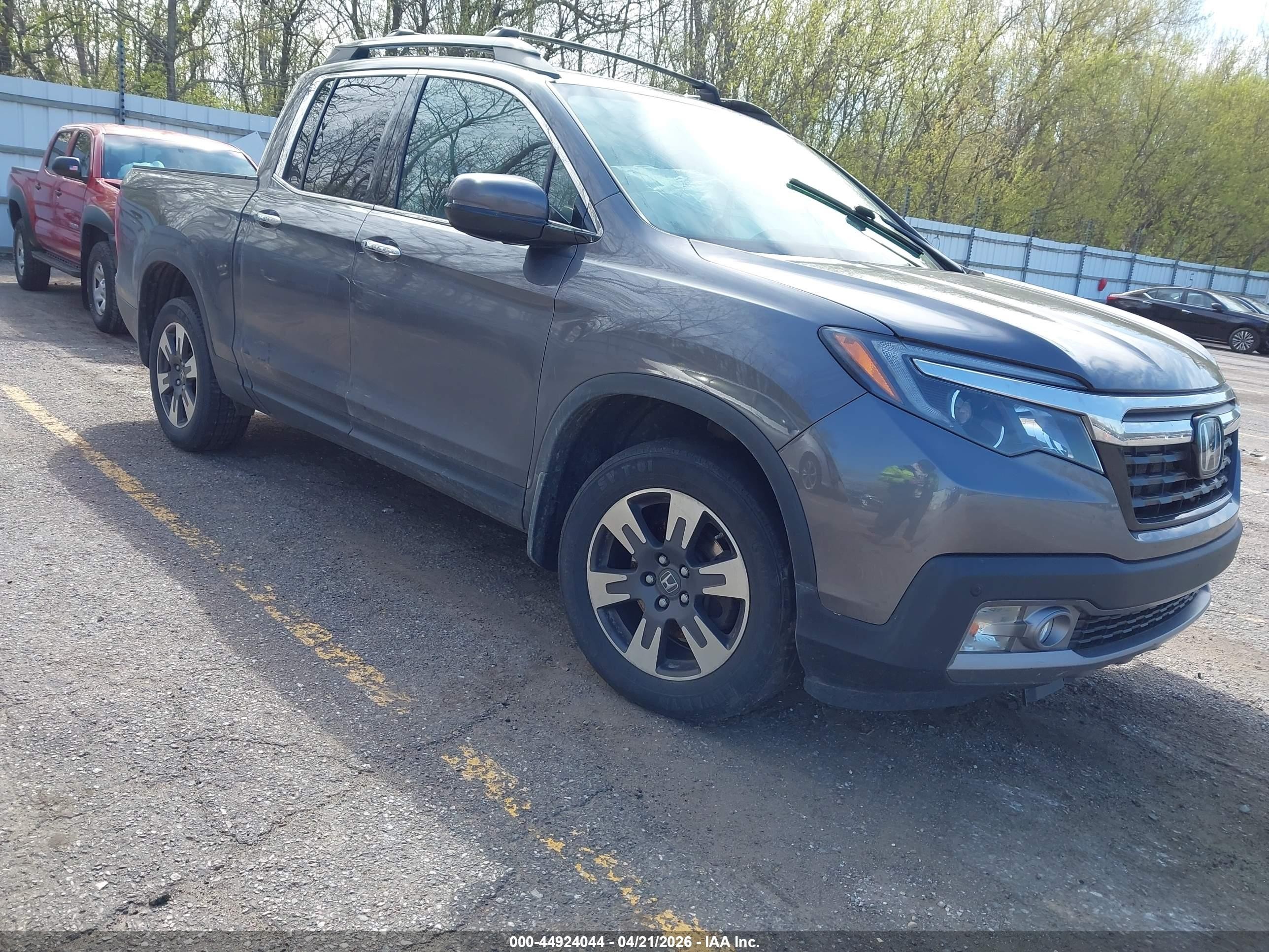 2019 Honda Ridgeline VIN 5FPYK3F71KB036682 — IAAI salvage auction photo