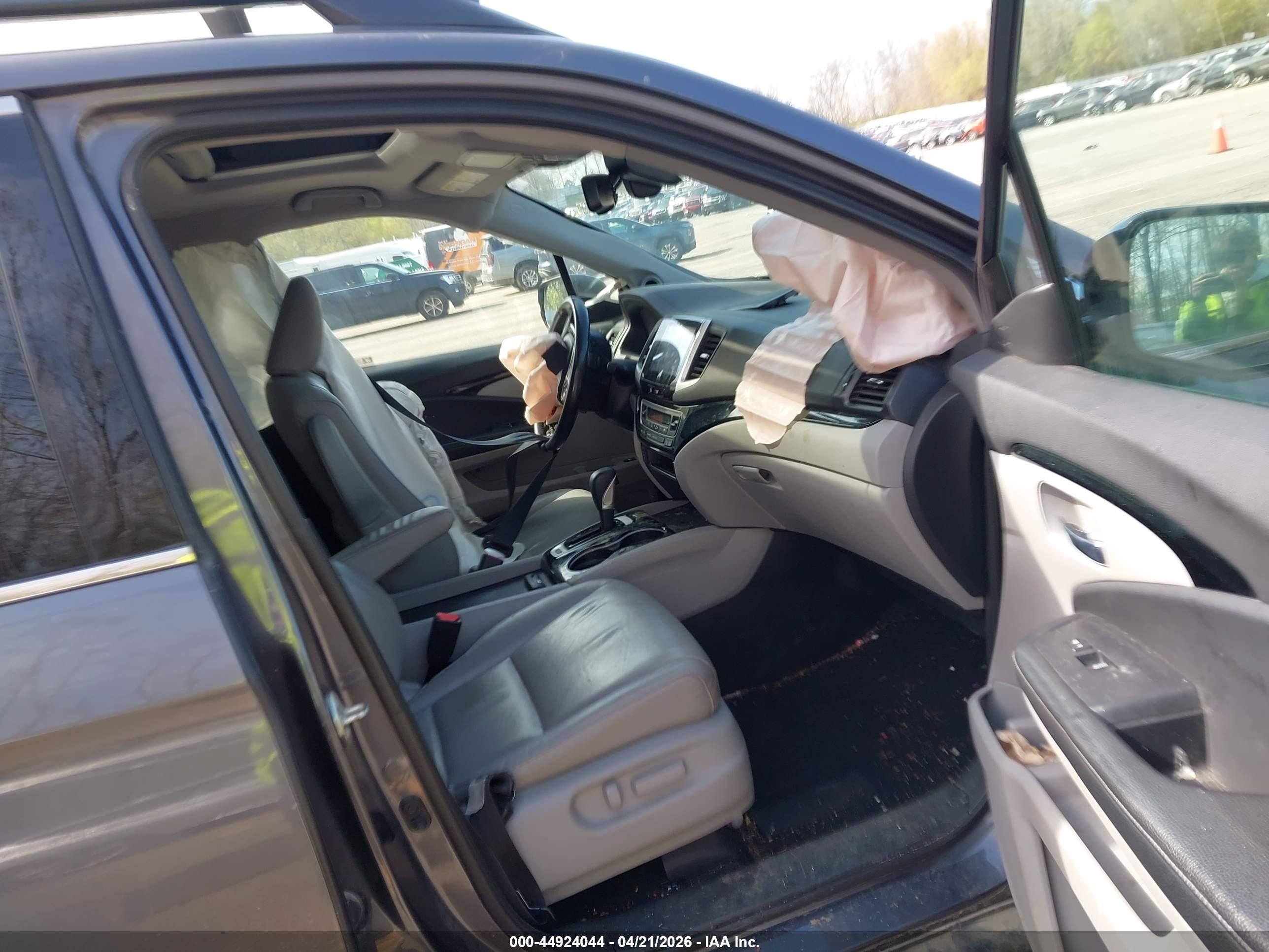 2019 Honda Ridgeline VIN 5FPYK3F71KB036682 IAAI salvage auction — Side, Clear (Michigan), sold $4,400 on 2026-06-29 (photo 5)