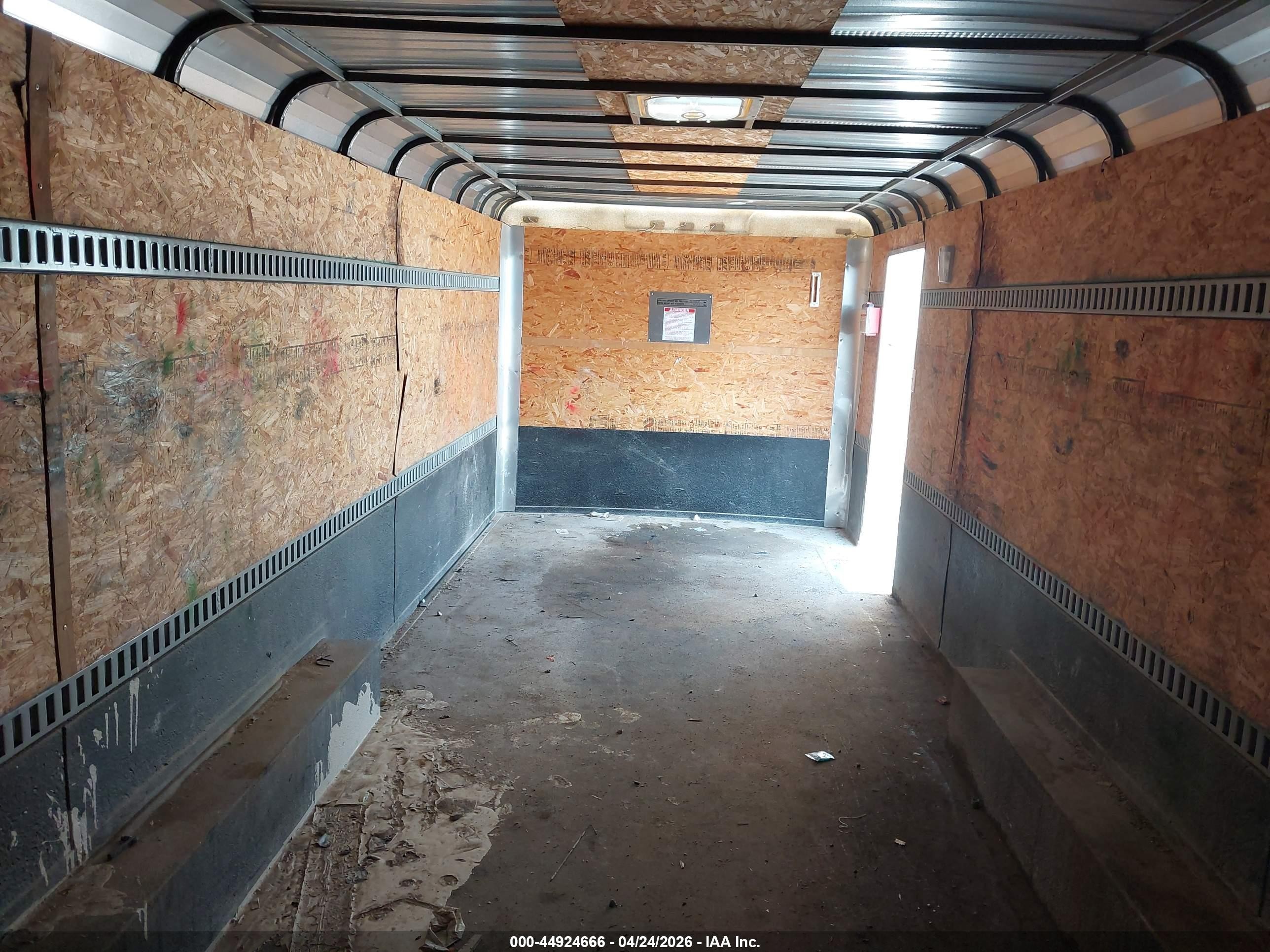 2015 Cargo Craft VIN 4D6EB2426FC042308 IAAI salvage auction — Front End, Original (Texas), sold $2,175 on 2026-10-14 (photo 5)