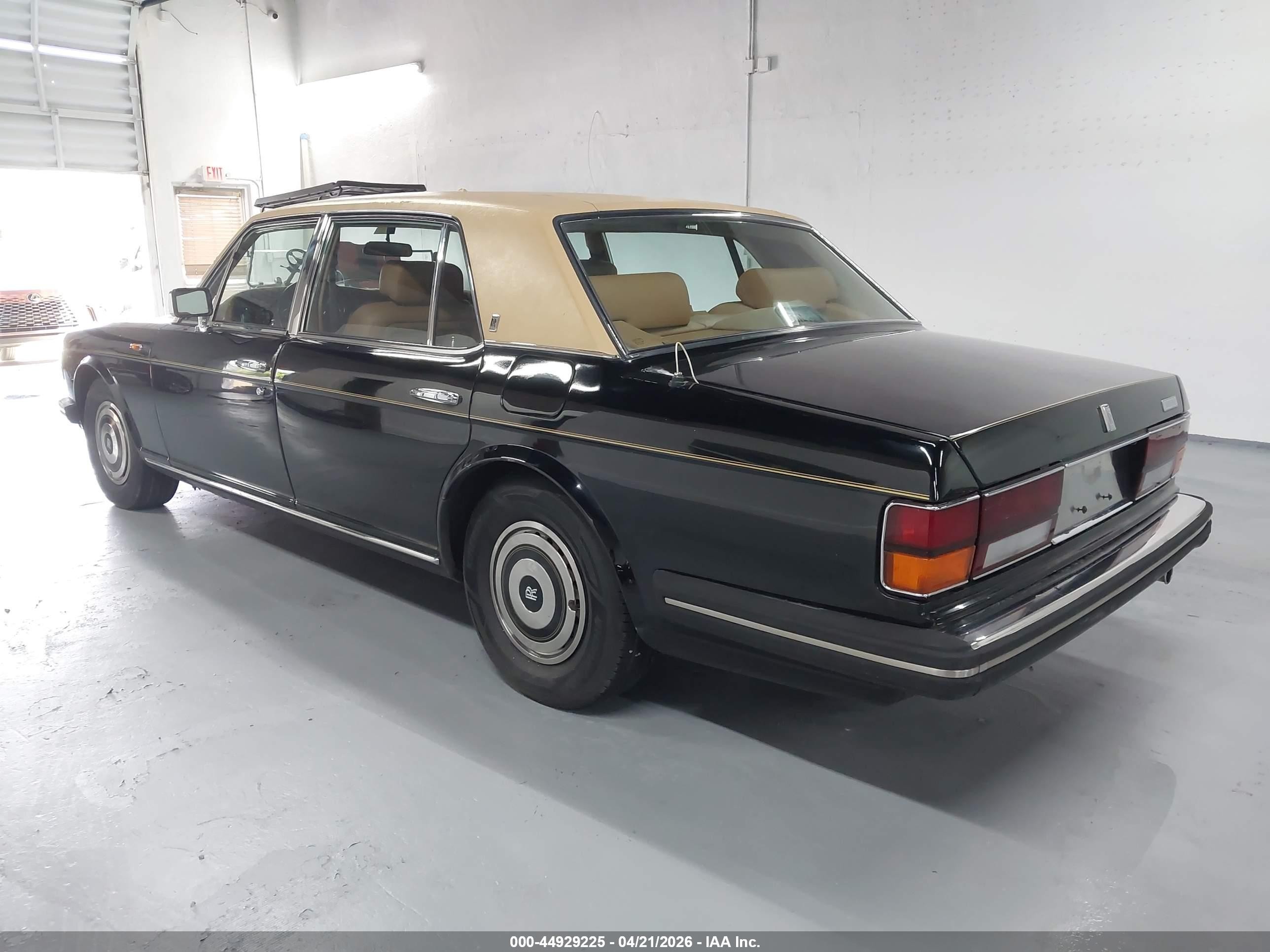 1989 Rolls-Royce Silver Spur VIN SCAZN02A0KCX26674 IAAI salvage auction — Normal Wear, Clear (Florida), sold $10,350 on 2026-04-23 (photo 3)