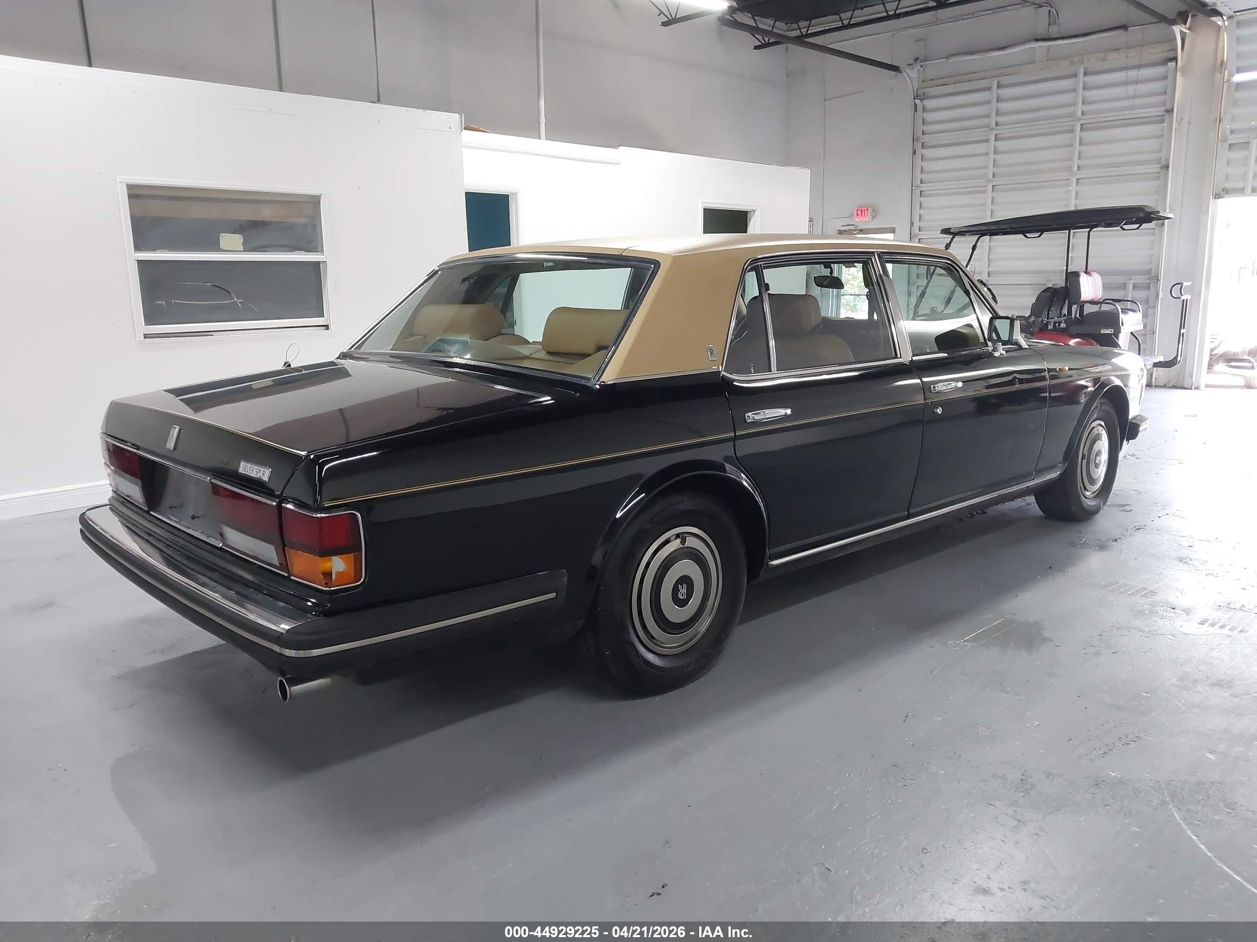 1989 Rolls-Royce Silver Spur VIN SCAZN02A0KCX26674 IAAI salvage auction — Normal Wear, Clear (Florida), sold $10,350 on 2026-04-23 (photo 4)
