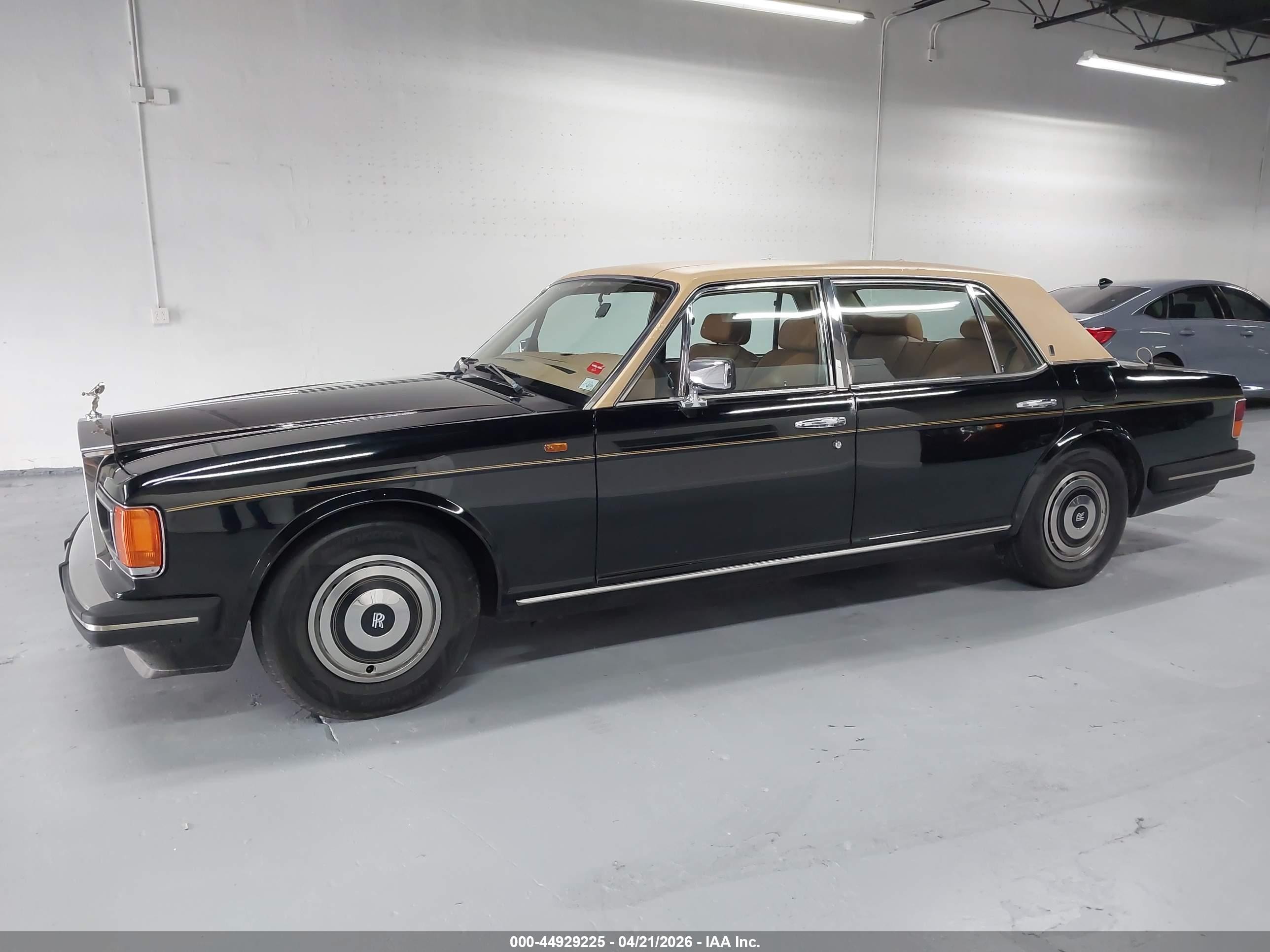 1989 Rolls-Royce Silver Spur VIN SCAZN02A0KCX26674 IAAI salvage auction — Normal Wear, Clear (Florida), sold $10,350 on 2026-04-23 (photo 6)