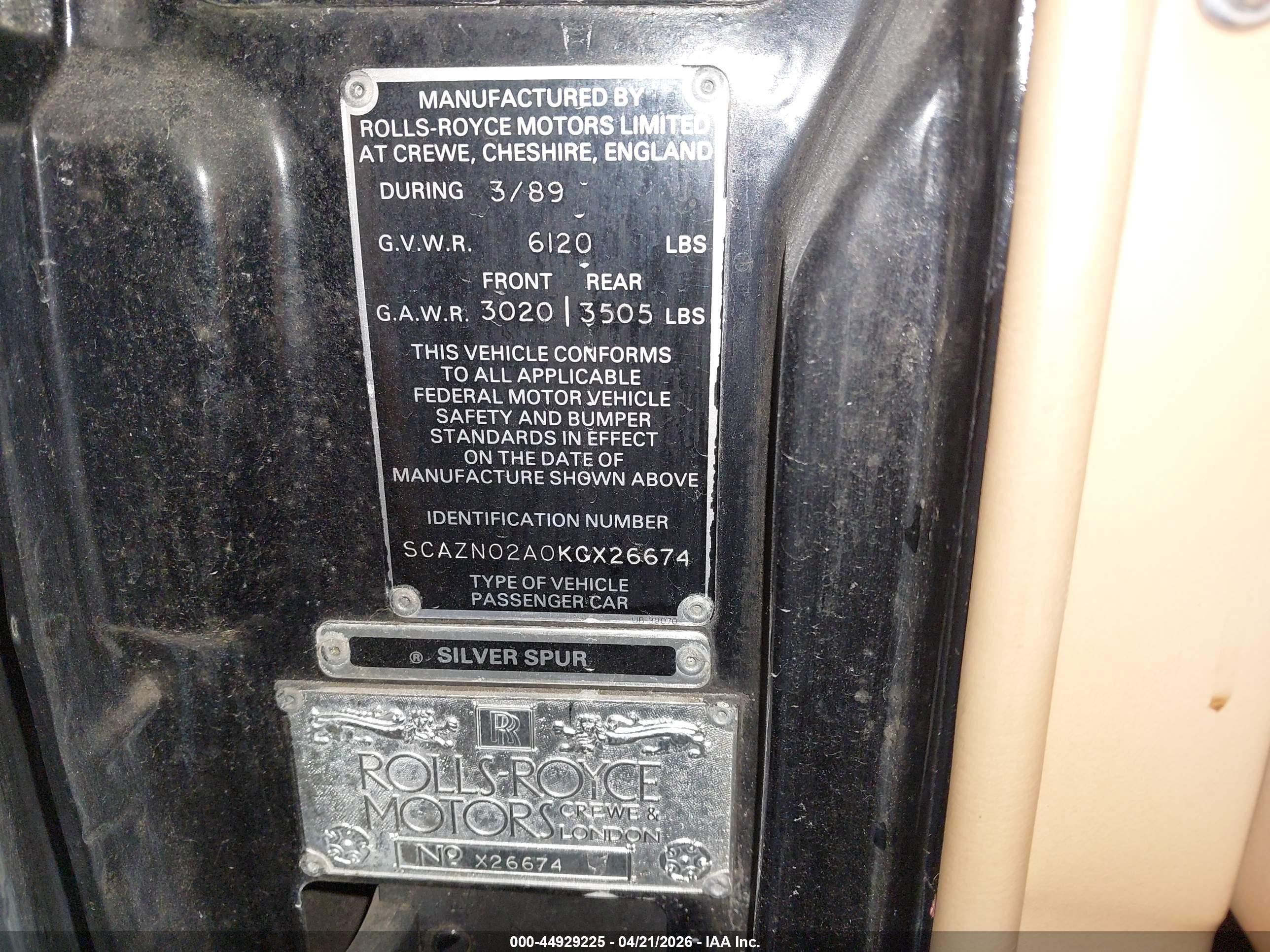1989 Rolls-Royce Silver Spur VIN SCAZN02A0KCX26674 IAAI salvage auction — Normal Wear, Clear (Florida), sold $10,350 on 2026-04-23 (photo 9)