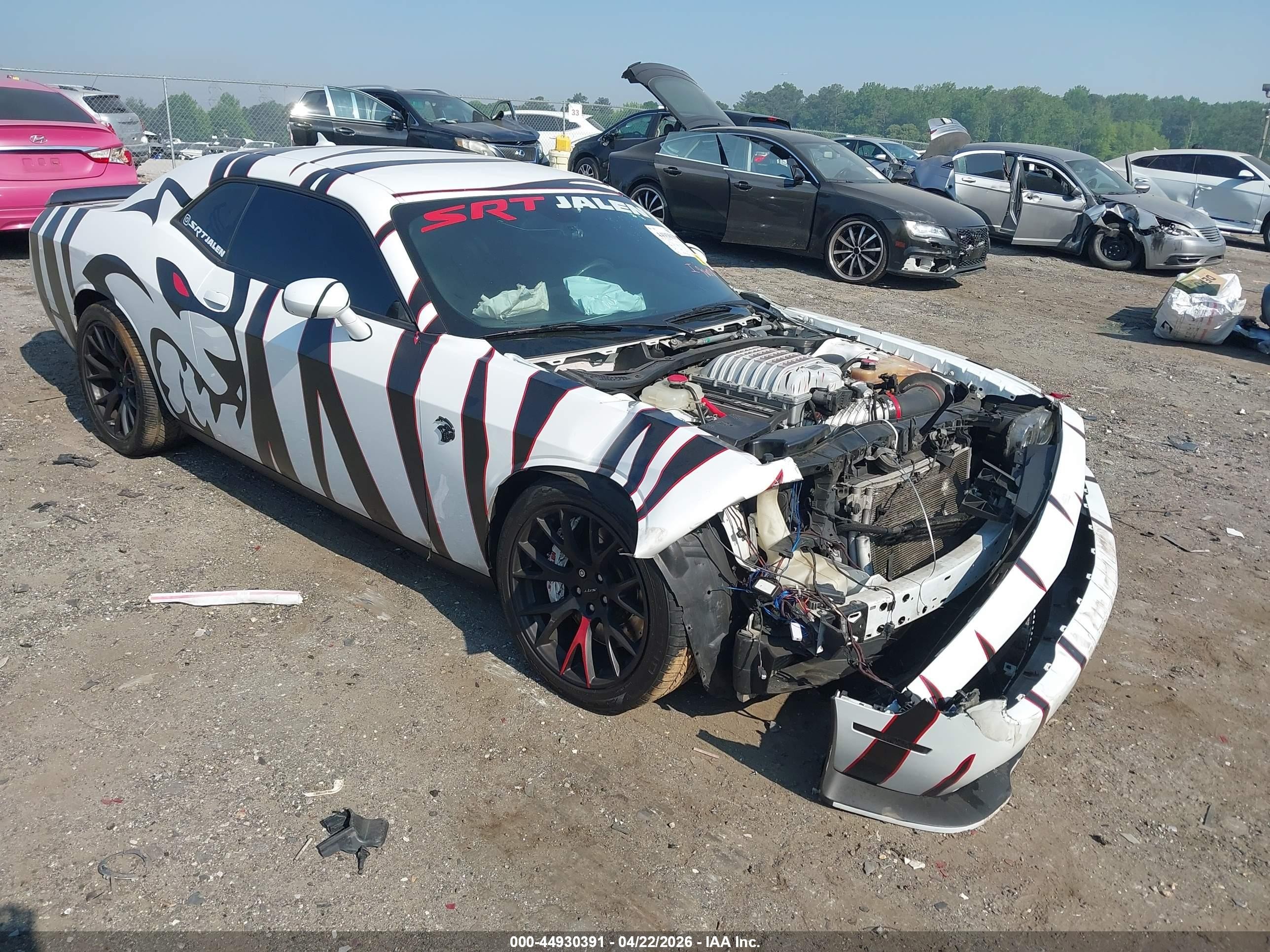 2016 Dodge Challenger VIN 2C3CDZC92GH335609 — IAAI salvage auction photo