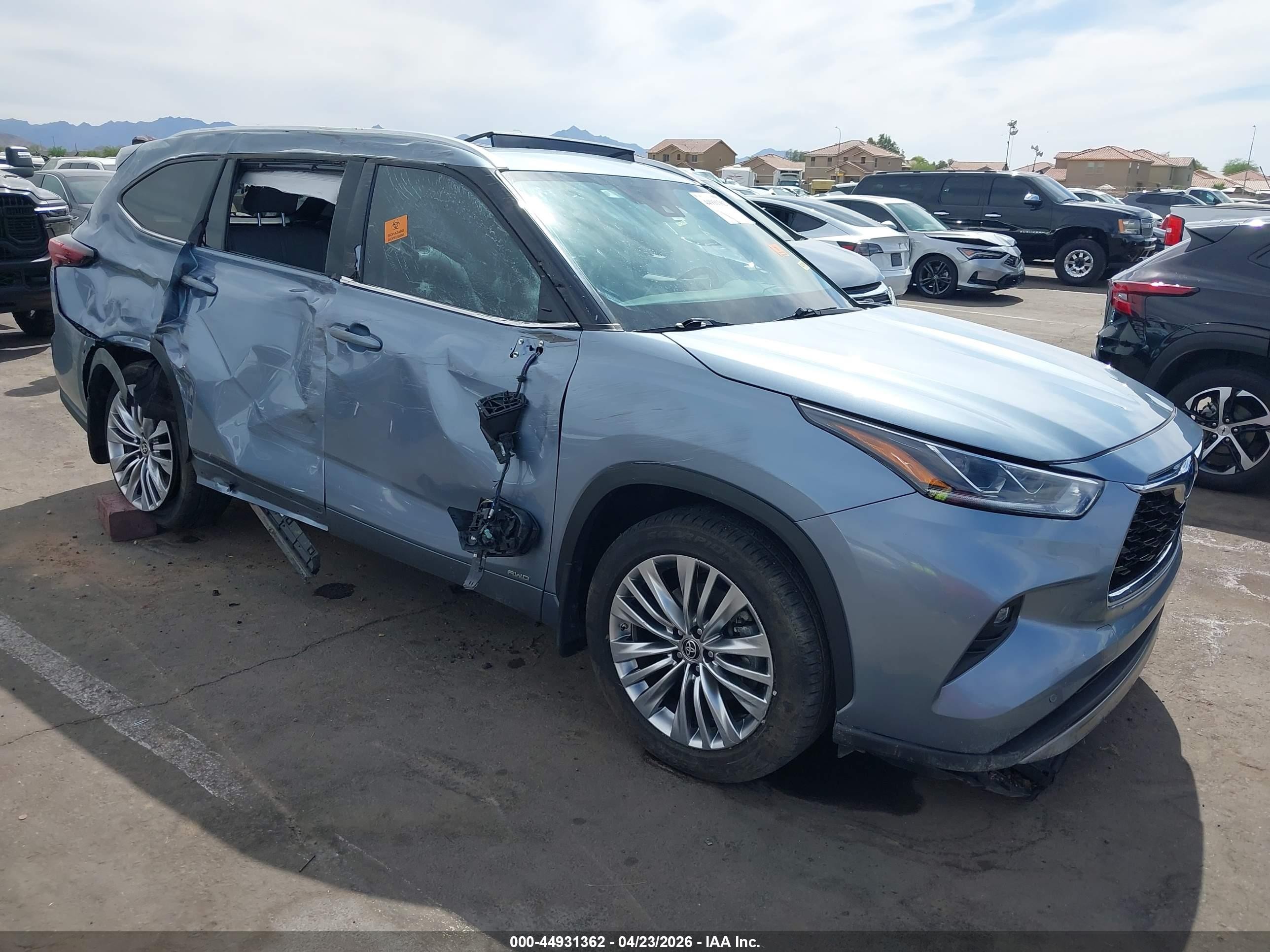 2024 Toyota Highlander Hybrid VIN 5TDEBRCH7RS143074 — IAAI salvage auction photo
