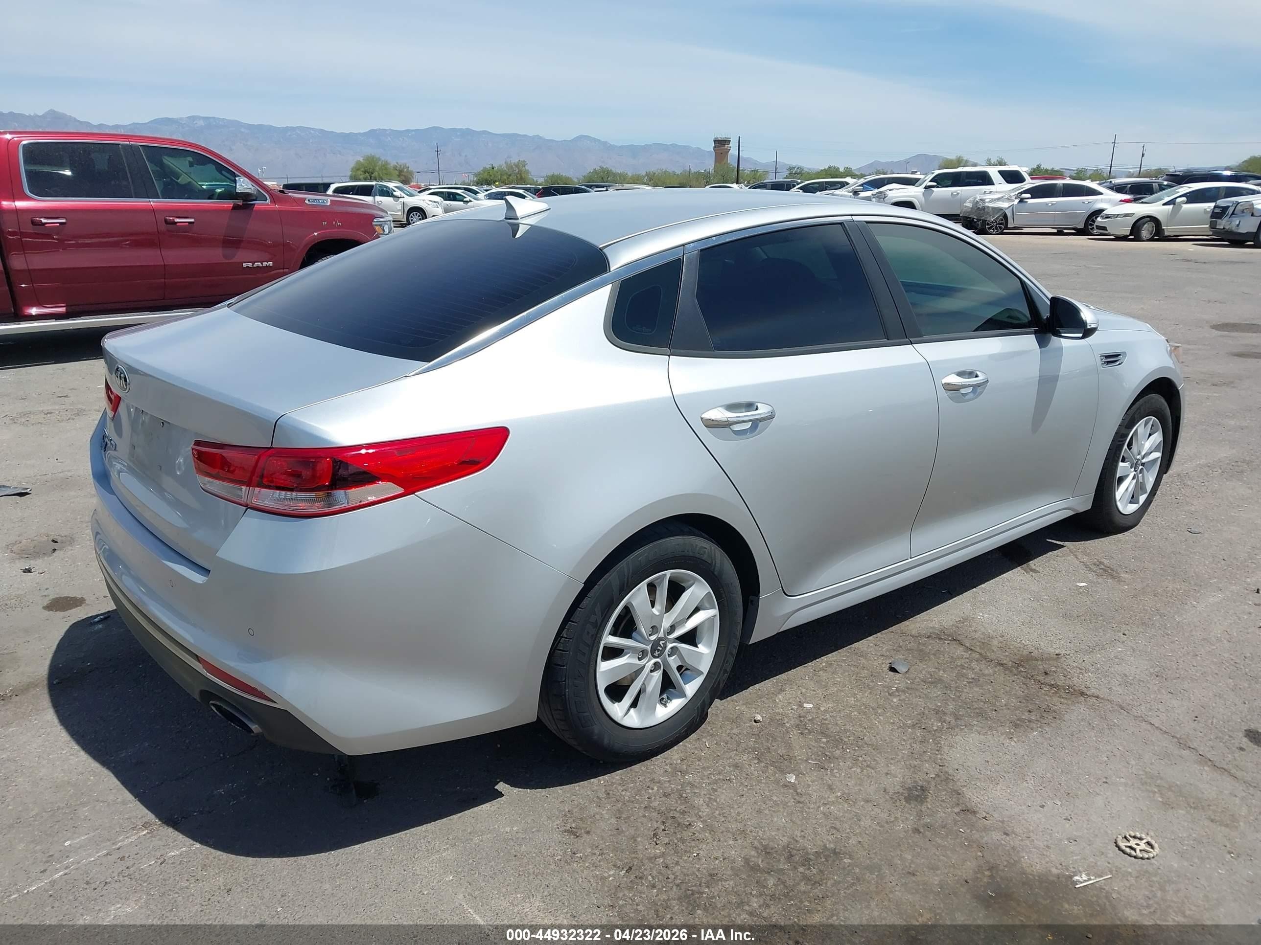 2016 Kia Optima VIN 5XXGT4L35GG078091 IAAI salvage auction — Unknown, Salvage (Arizona), sold $1,450 on 2026-07-09 (photo 4)