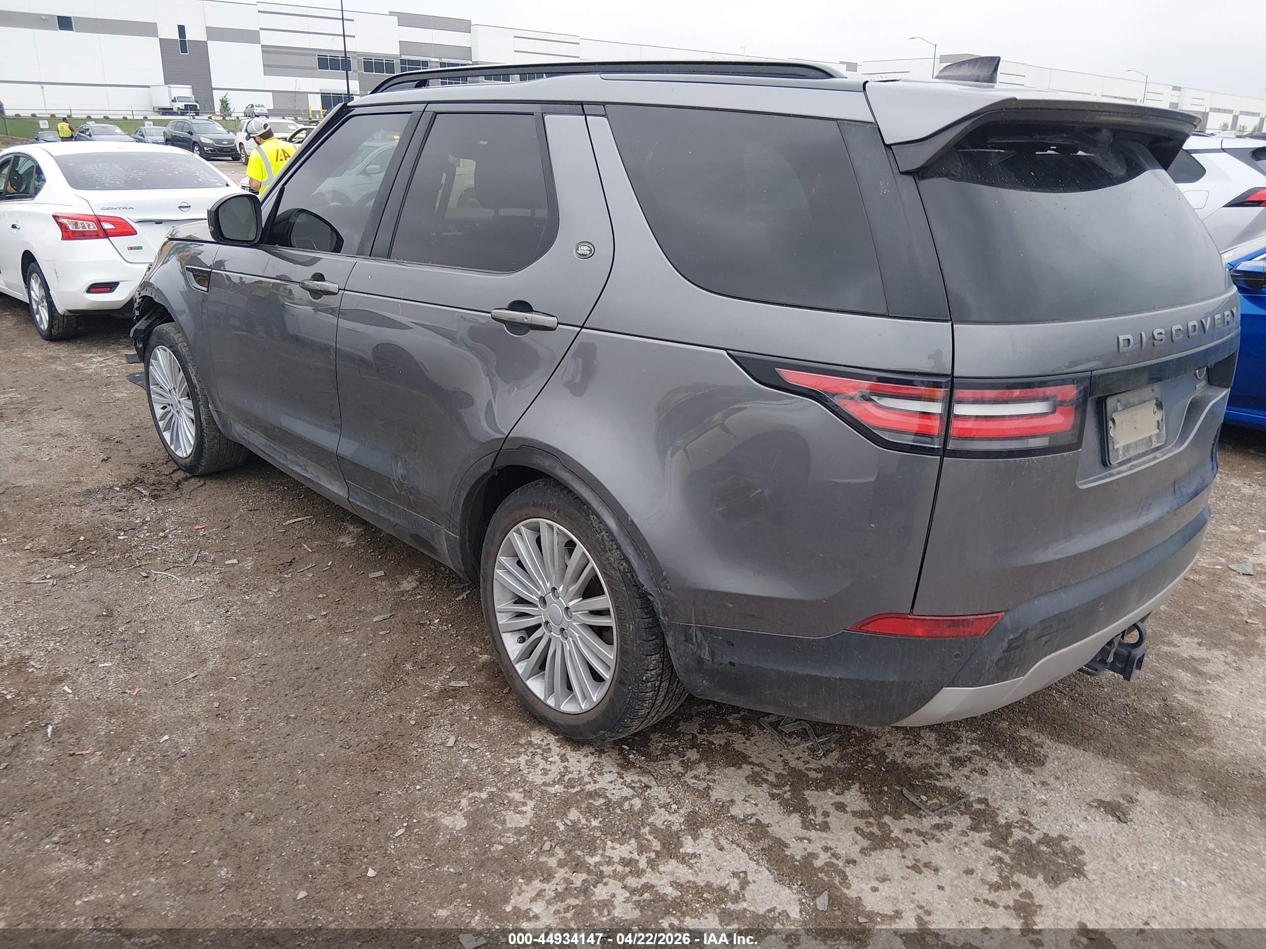 2017 Land Rover Discovery VIN SALRRBBK2HA013242 IAAI salvage auction — Front End, Original (Texas), sold $4,550 on 2026-06-30 (photo 3)