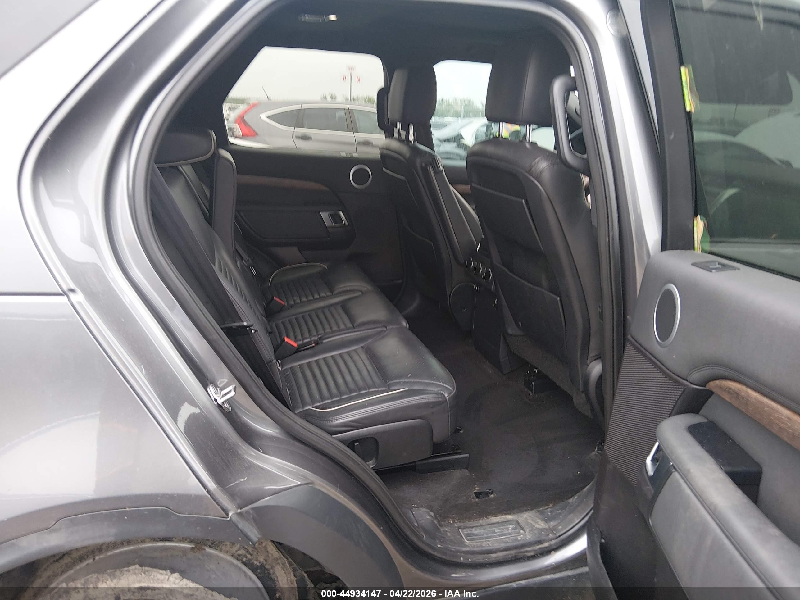 2017 Land Rover Discovery VIN SALRRBBK2HA013242 IAAI salvage auction — Front End, Original (Texas), sold $4,550 on 2026-06-30 (photo 8)