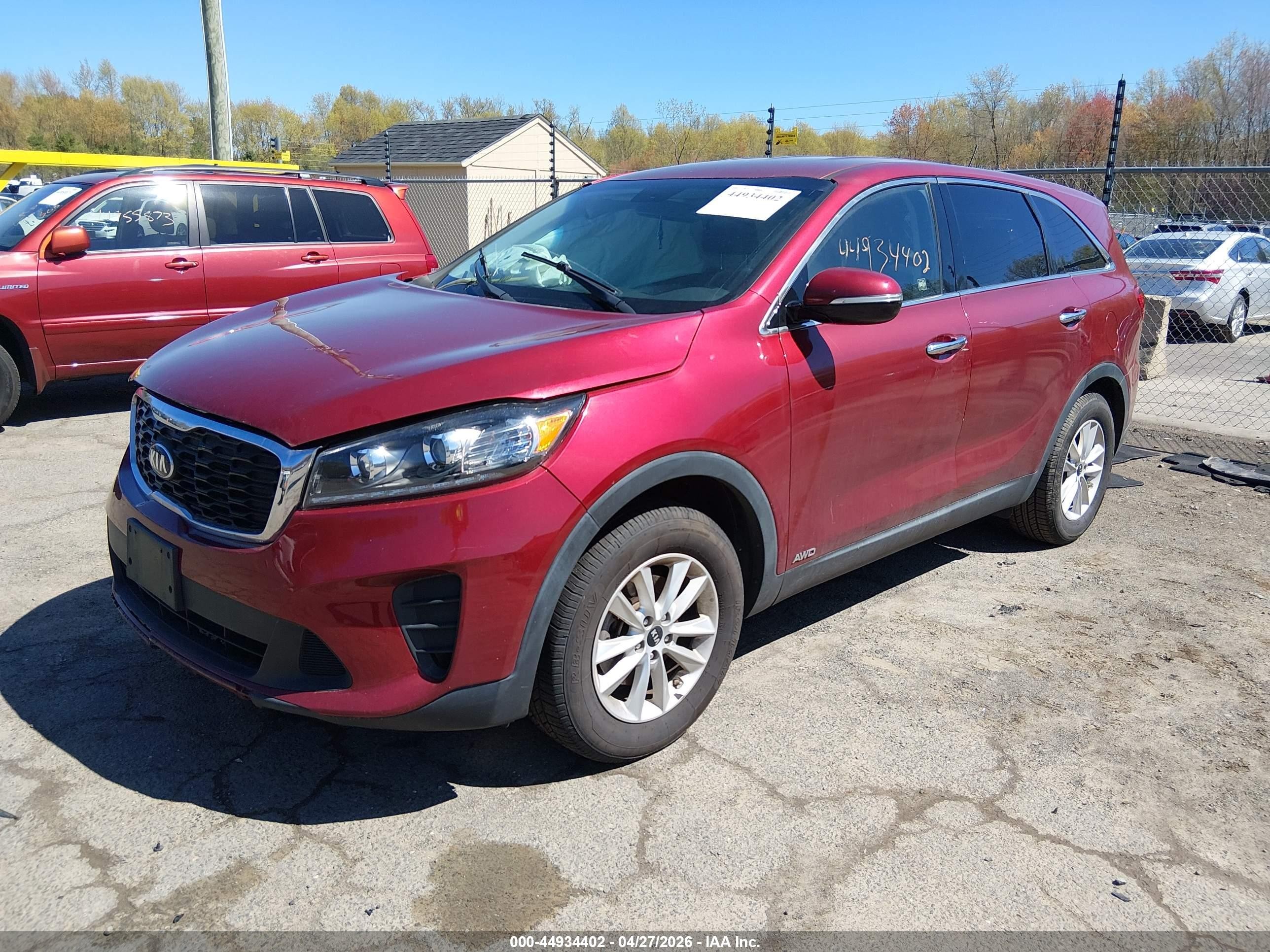 2019 Kia Sorento VIN 5XYPGDA35KG534571 IAAI salvage auction — Side, Salvage (Connecticut), sold $1,425 on 2026-08-27 (photo 2)