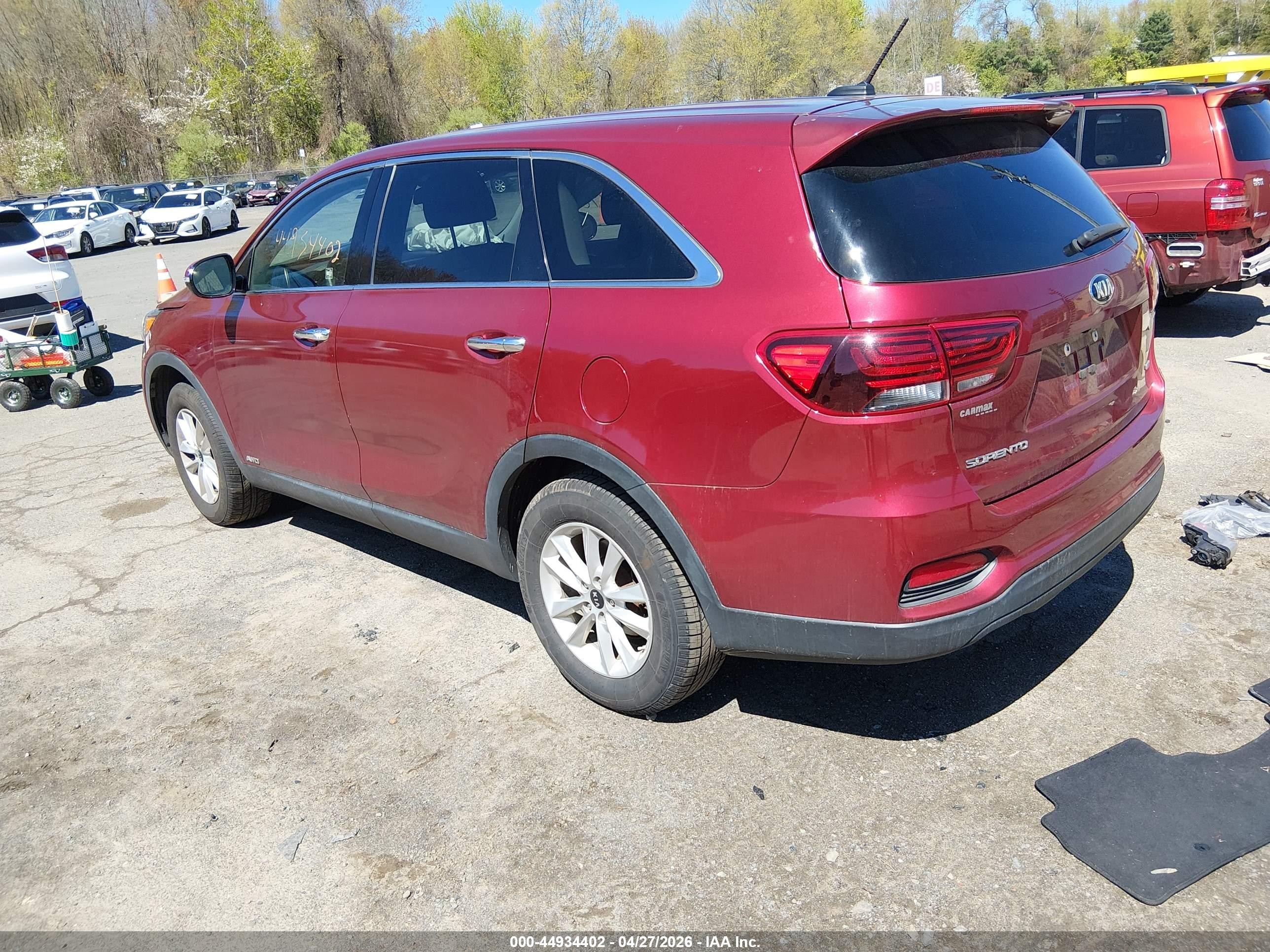 2019 Kia Sorento VIN 5XYPGDA35KG534571 IAAI salvage auction — Side, Salvage (Connecticut), sold $1,425 on 2026-08-27 (photo 3)