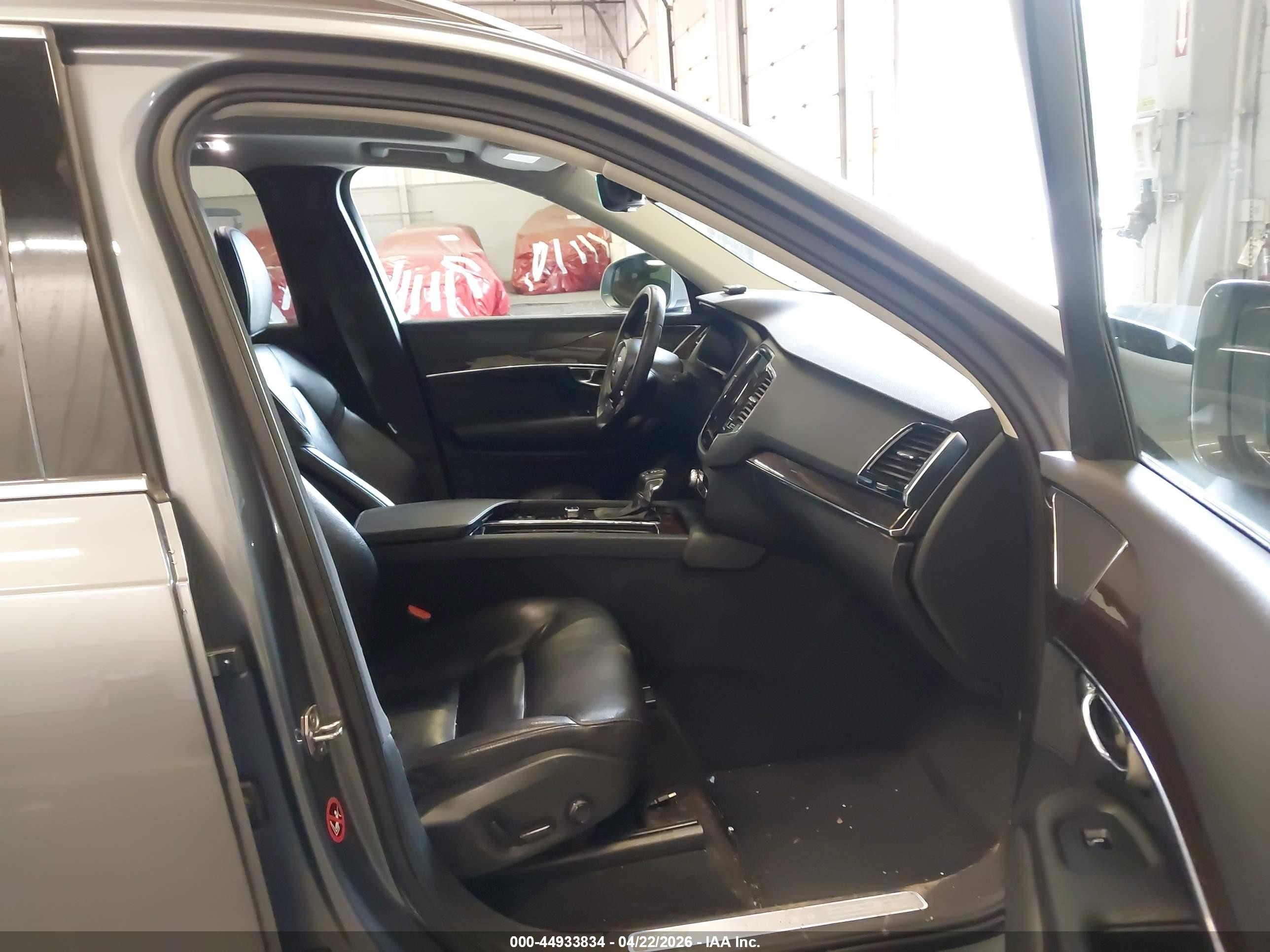 2017 Volvo XC90 VIN YV4A22PK8H1121315 IAAI salvage auction — Front End, Salvage (Oregon), sold $5,150 on 2026-07-09 (photo 5)