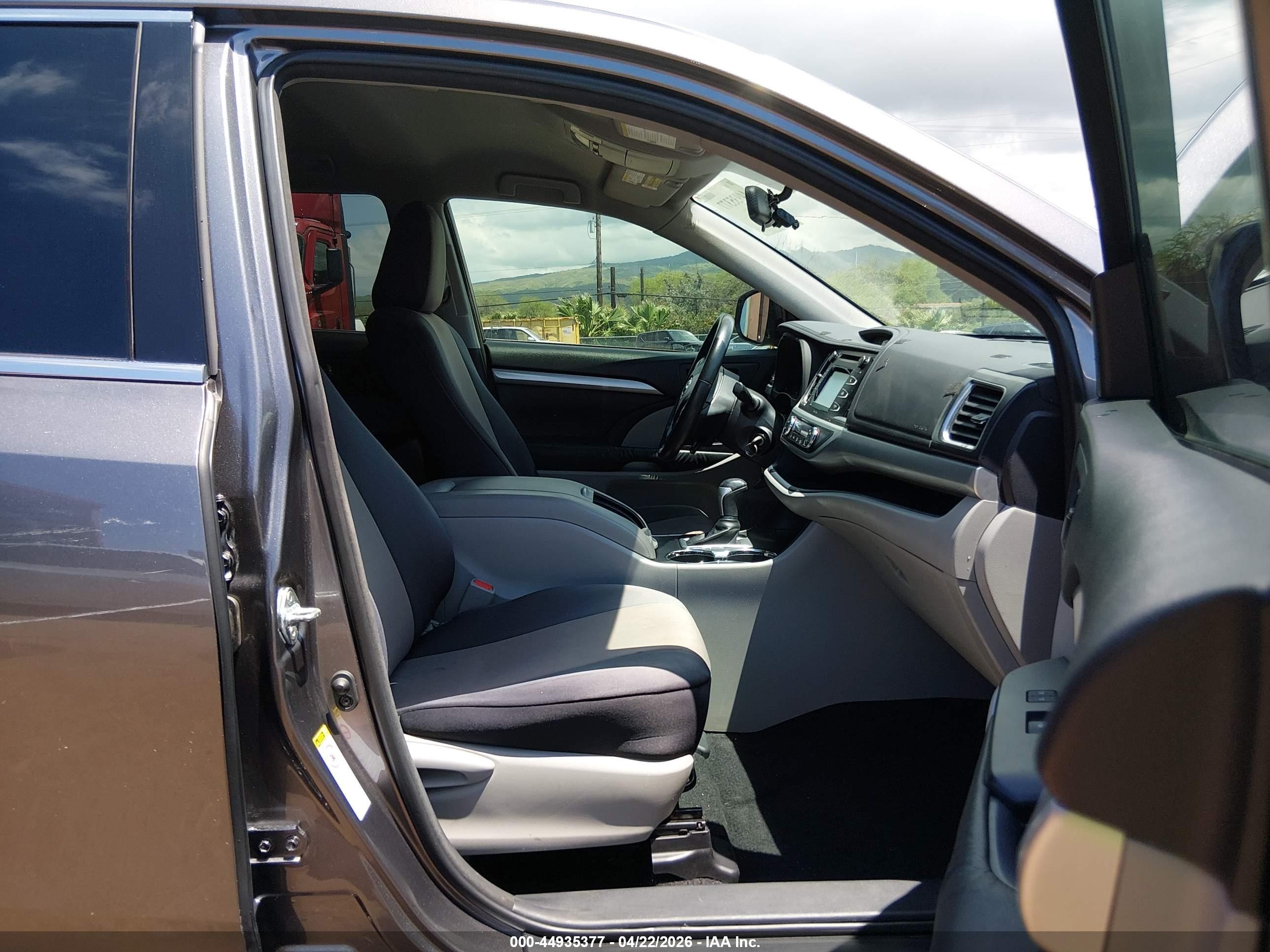 2015 Toyota Highlander VIN 5TDZKRFH3FS072707 IAAI salvage auction — Unknown, Clear (Hawaii), sold $2,600 on 2026-07-12 (photo 5)