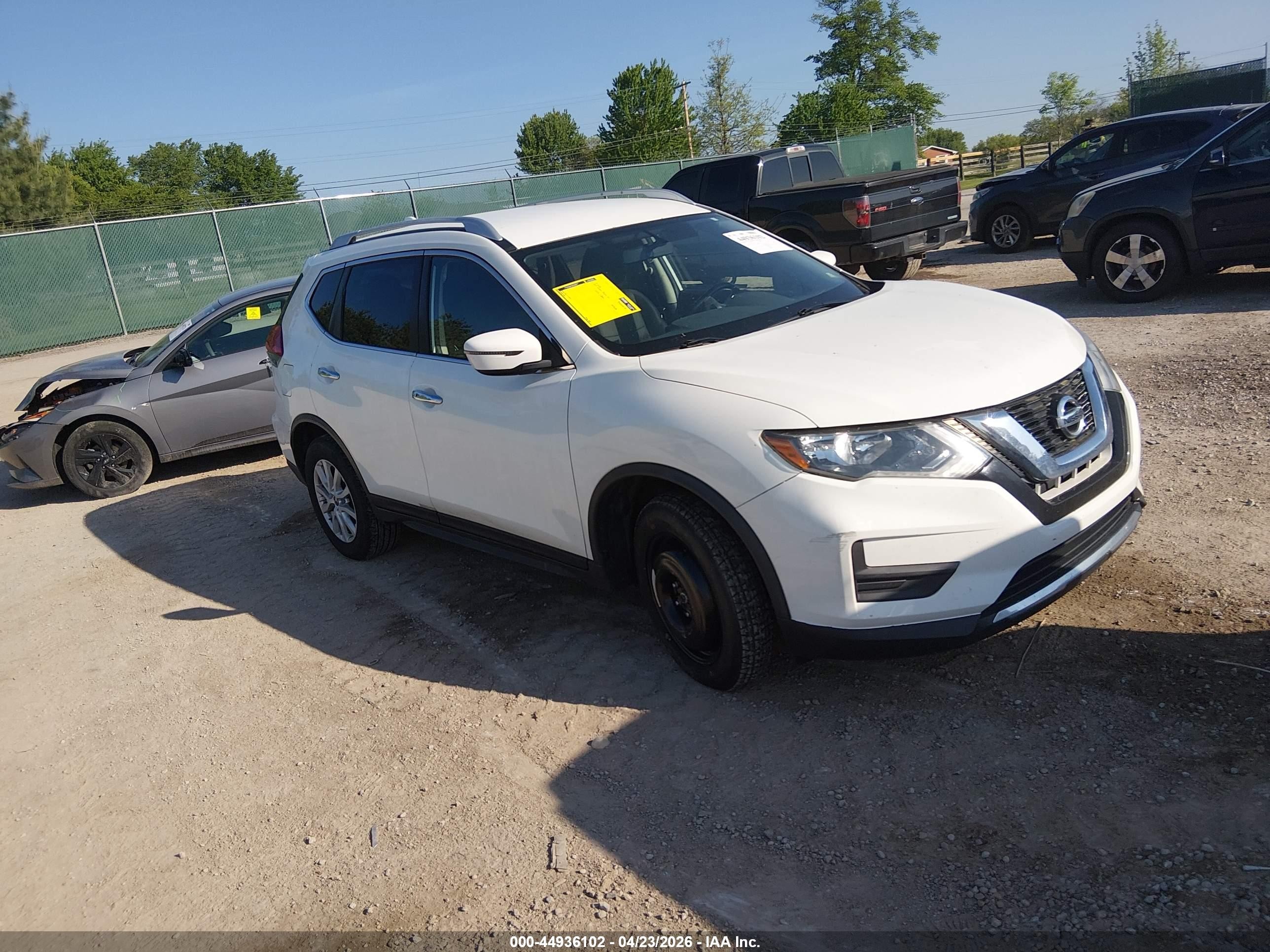 2017 Nissan Rogue VIN JN8AT2MV0HW022980 IAAI salvage auction — Rear End, Salvage (Kentucky), sold $2,200 on 2026-07-12 (photo 1)