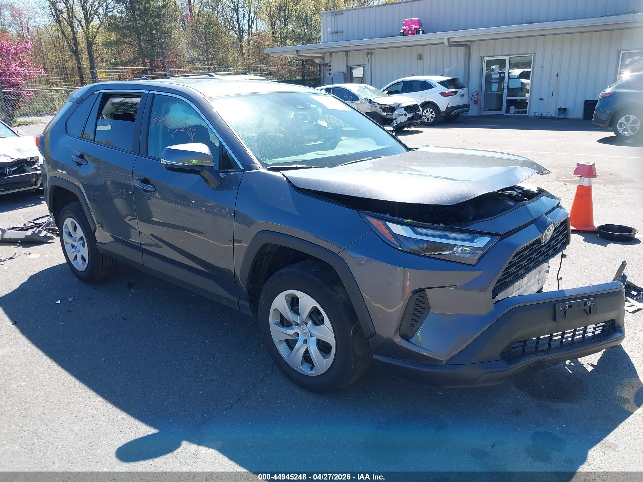 2025 Toyota RAV4 VIN 2T3G1RFVXSC579002 — IAAI salvage auction photo