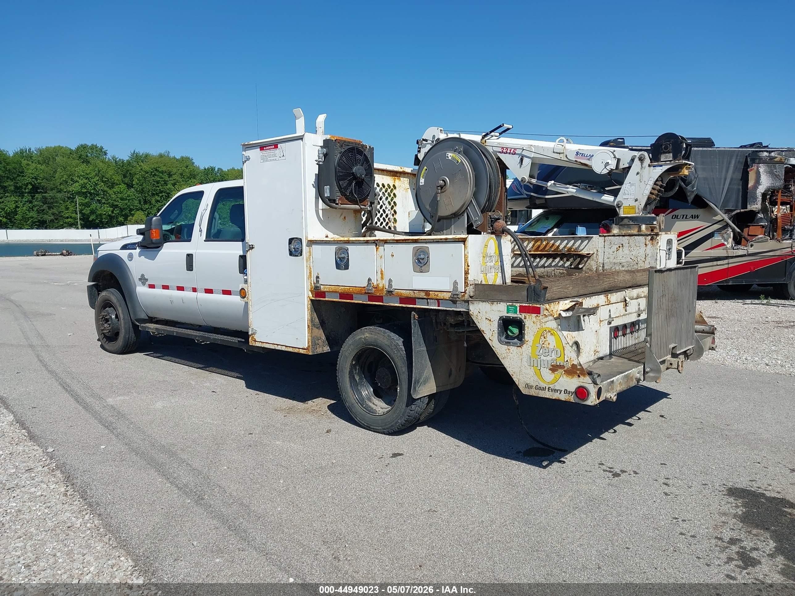 2016 Ford F-550 chassis VIN 1FD0W5HT4GEC44575 IAAI salvage auction — Normal Wear, Clear (Indiana), sold $2,850 on 2026-07-01 (photo 3)