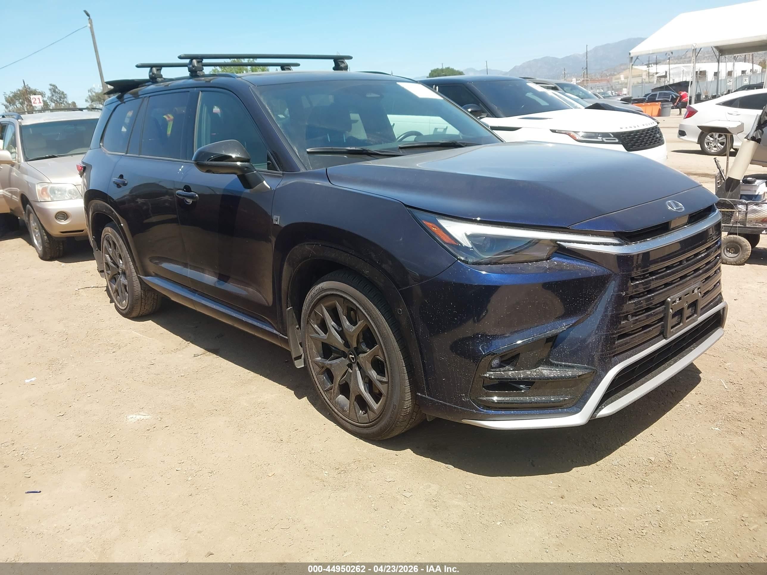 2025 Lexus TX 500h VIN 5TDABAB65SS011341 — IAAI salvage auction photo
