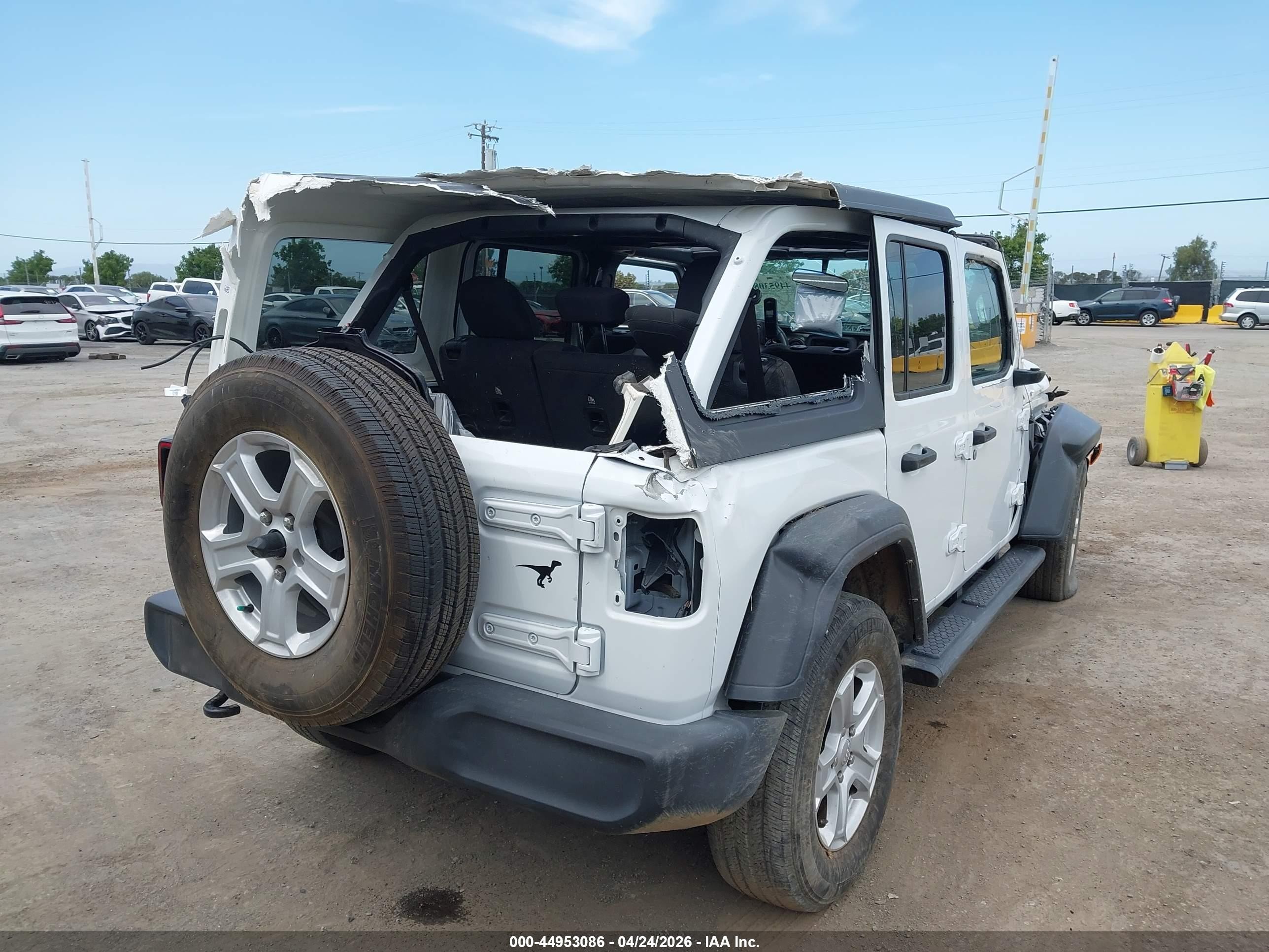 2022 Jeep Wrangler Unlimited VIN 1C4HJXDGXNW240774 IAAI salvage auction — Front & Rear, Salvage (California), sold $5,675 on 2026-07-09 (photo 4)