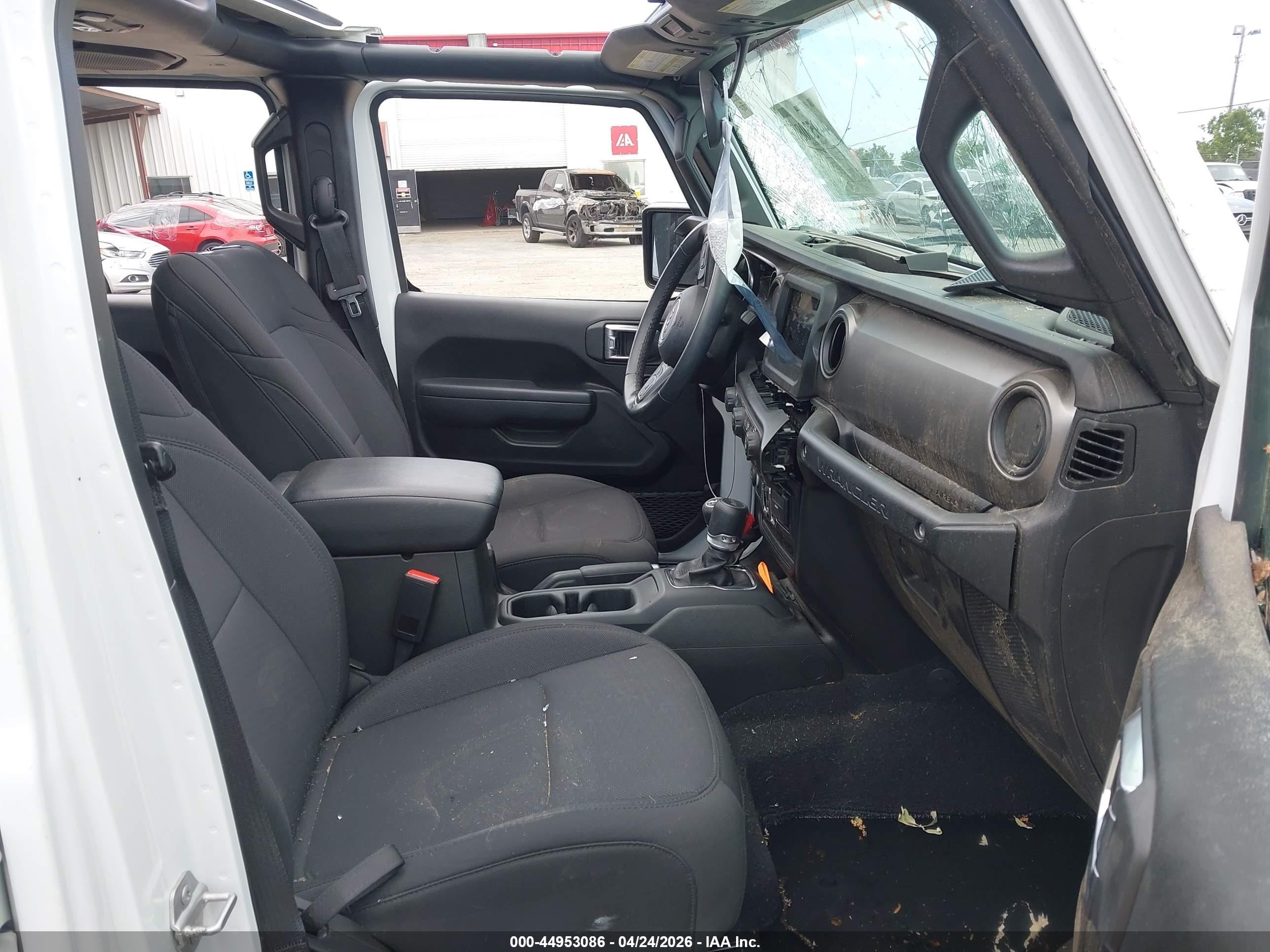 2022 Jeep Wrangler Unlimited VIN 1C4HJXDGXNW240774 IAAI salvage auction — Front & Rear, Salvage (California), sold $5,675 on 2026-07-09 (photo 5)