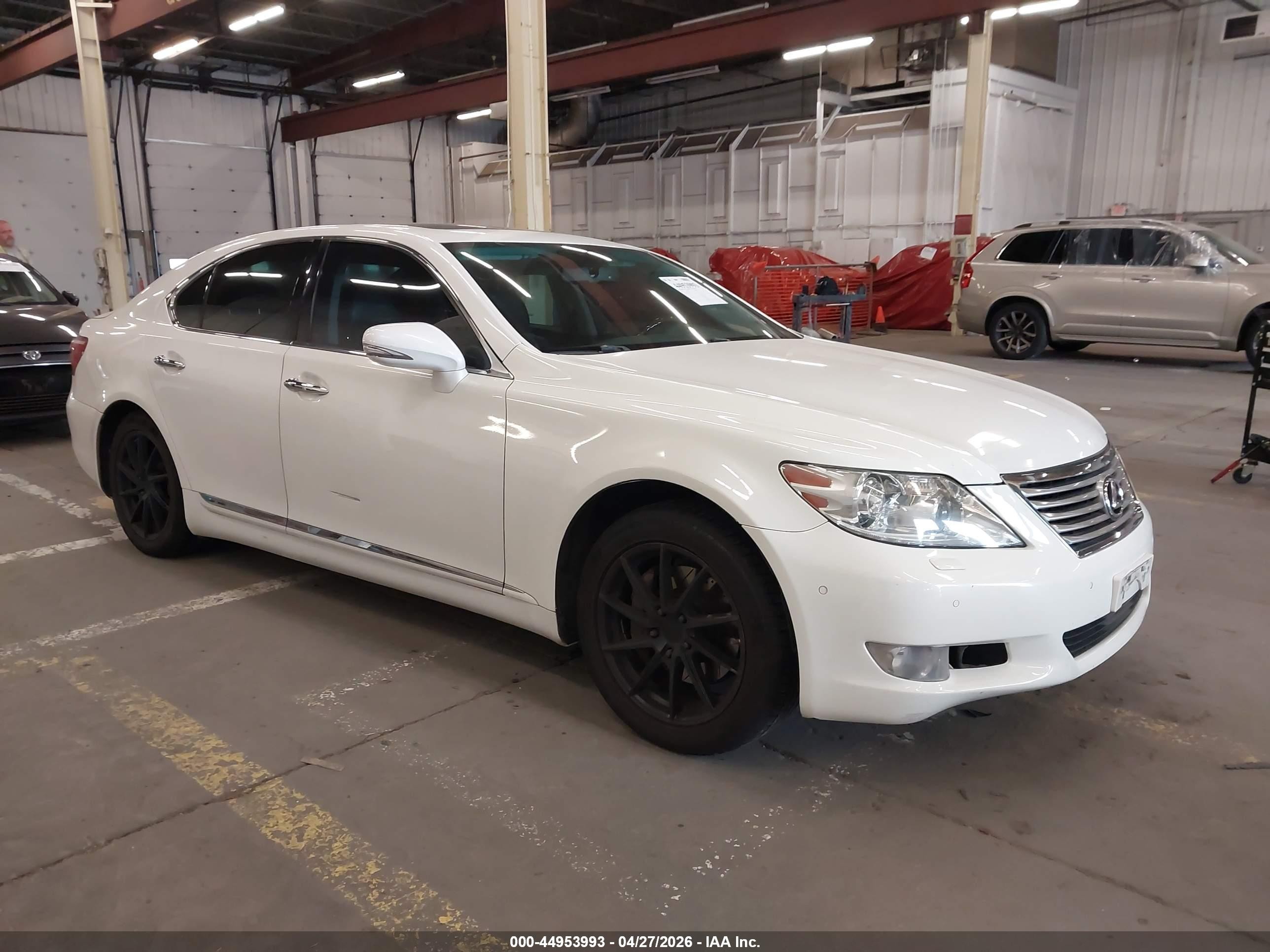 2011 Lexus LS 460 VIN JTHBL5EF1B5106603 IAAI salvage auction — Side, Salvage (Oregon), sold $800 on 2026-07-09 (photo 1)
