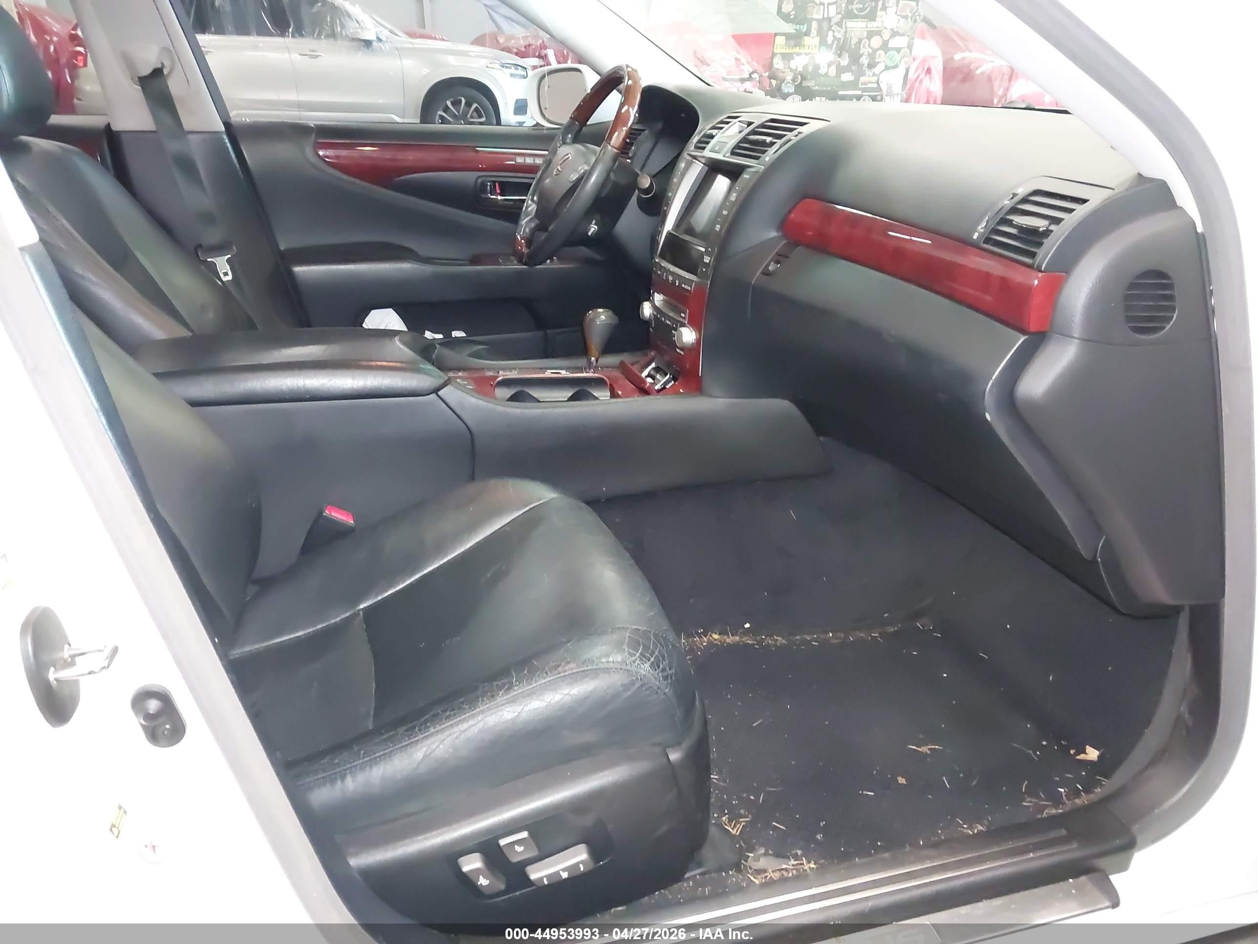 2011 Lexus LS 460 VIN JTHBL5EF1B5106603 IAAI salvage auction — Side, Salvage (Oregon), sold $800 on 2026-07-09 (photo 5)